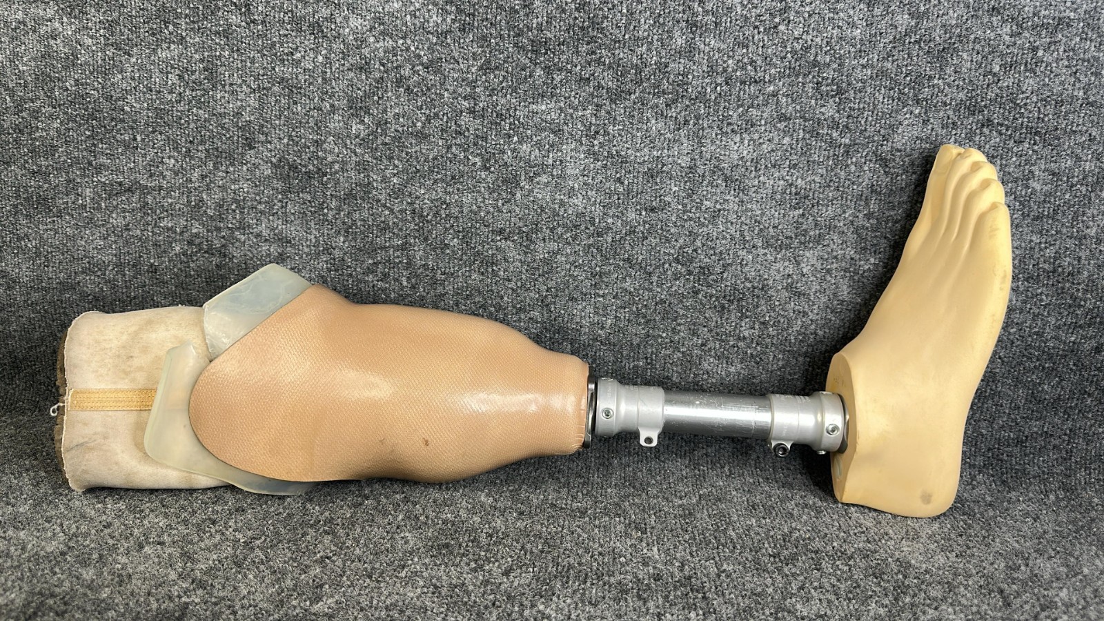 Ottobock Titan Right Below Knee Prosthetic Leg Size 28 Used