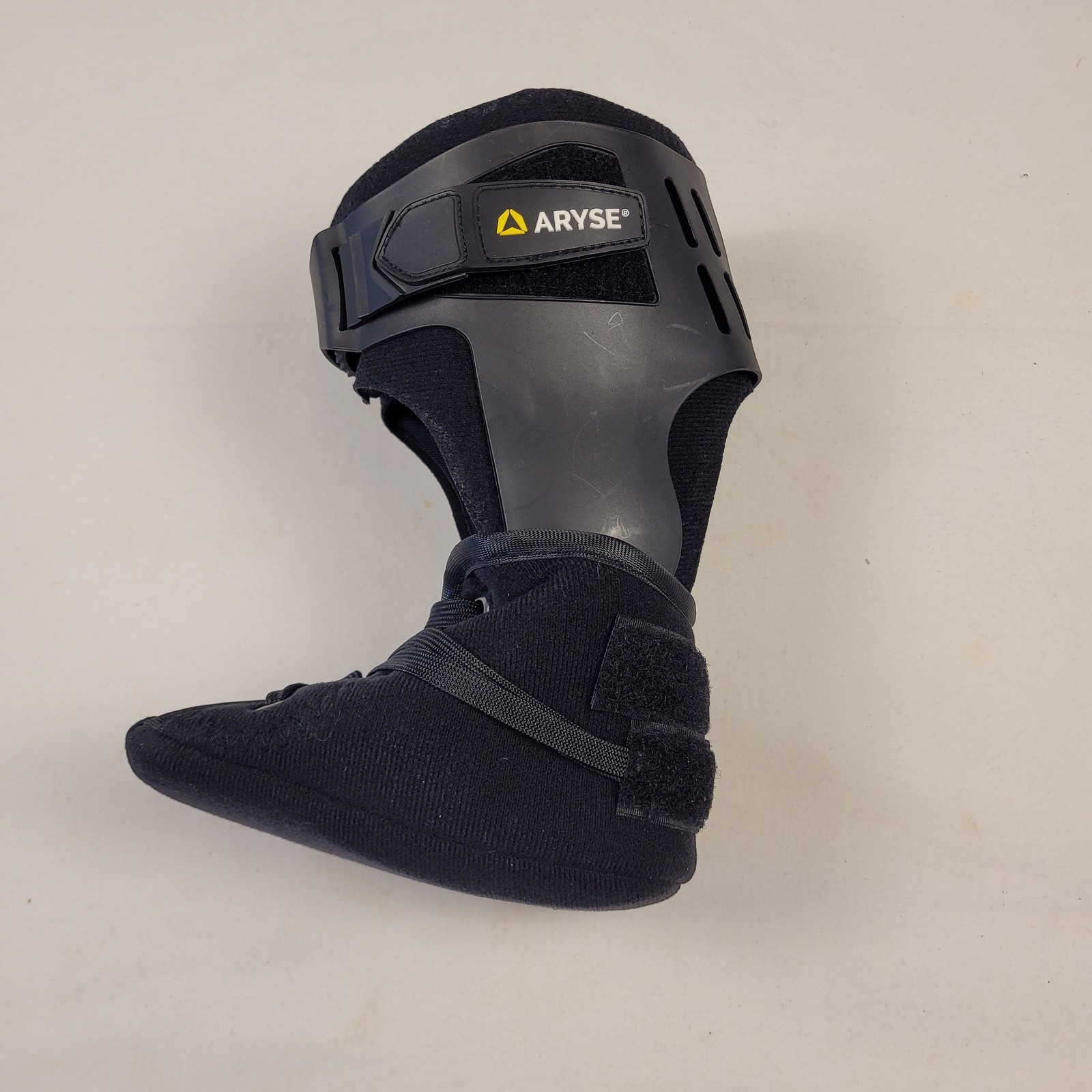 ARYSE Med Right Ankle Foot Orthosis Brace Size M-R Black Adult Hinged Drop Foot