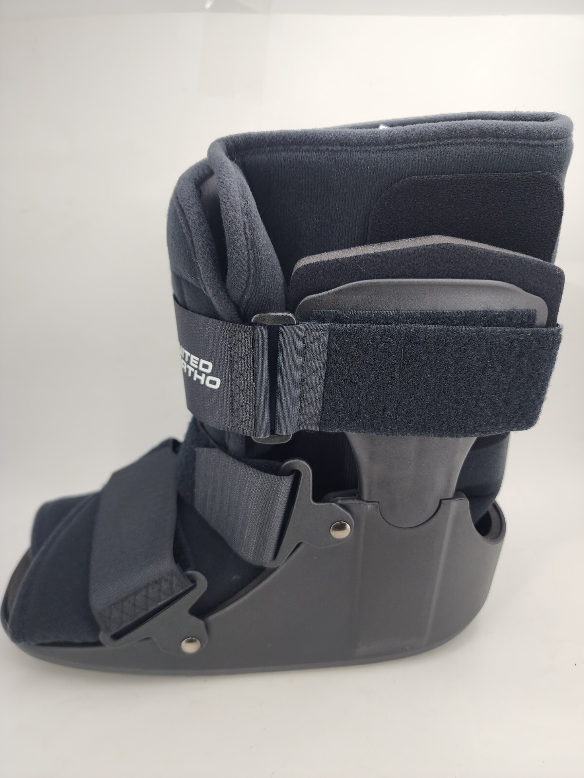 UNITED ORTHO Short Air Cam Walker Fracture Boot Black Fits Left or Right S/M