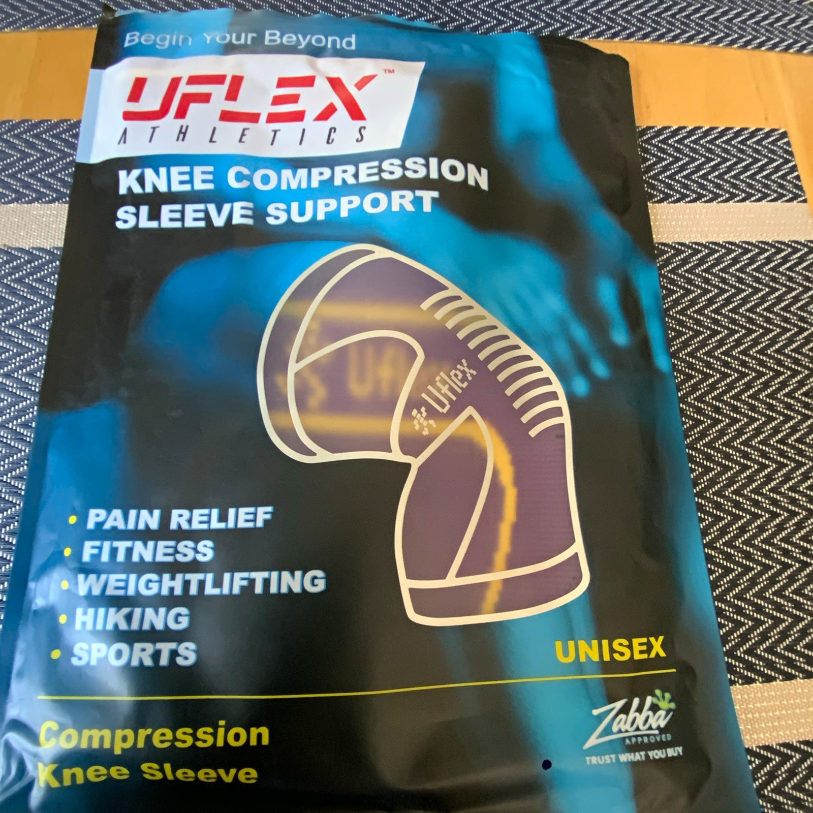 UFlex Athletics Knee Compression Sleeve XL, Anti-Slip Breathable, Purple/Gold