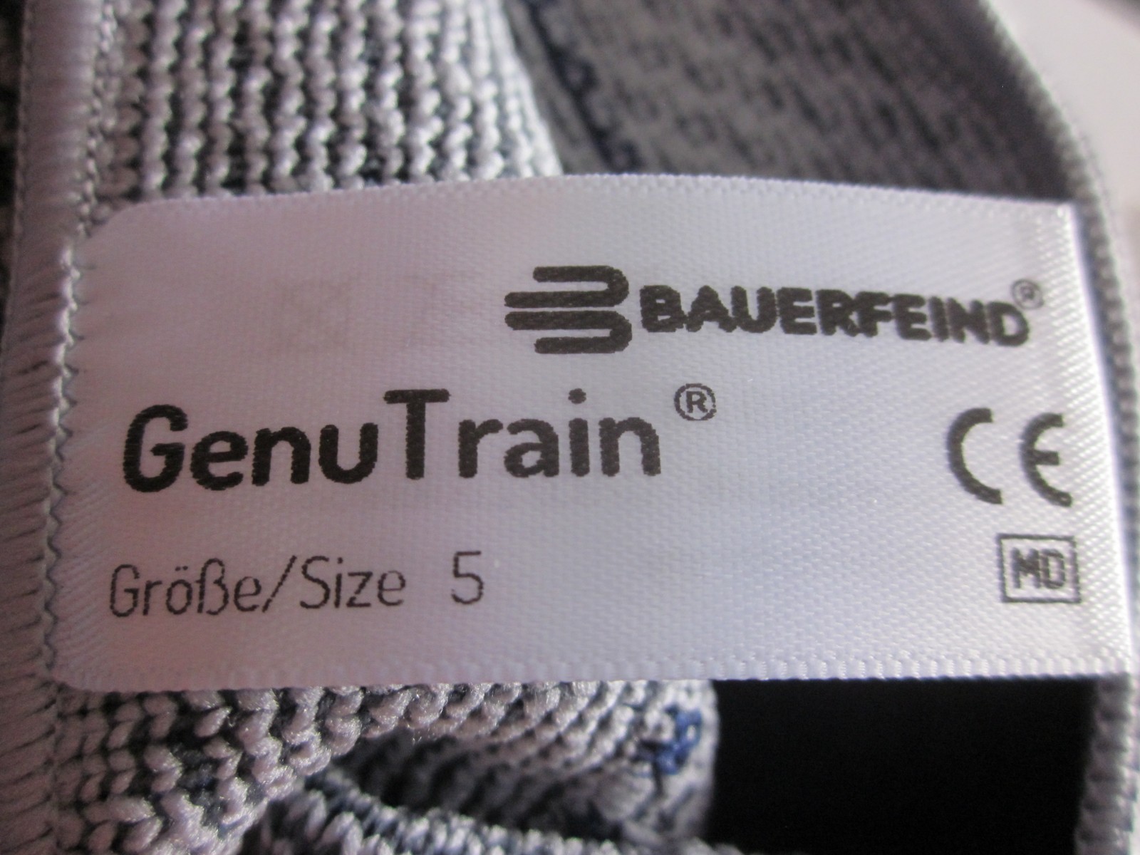 Bauerfeind – GenuTrain – Knee Brace – Support for Pain and Stability Size 5 New