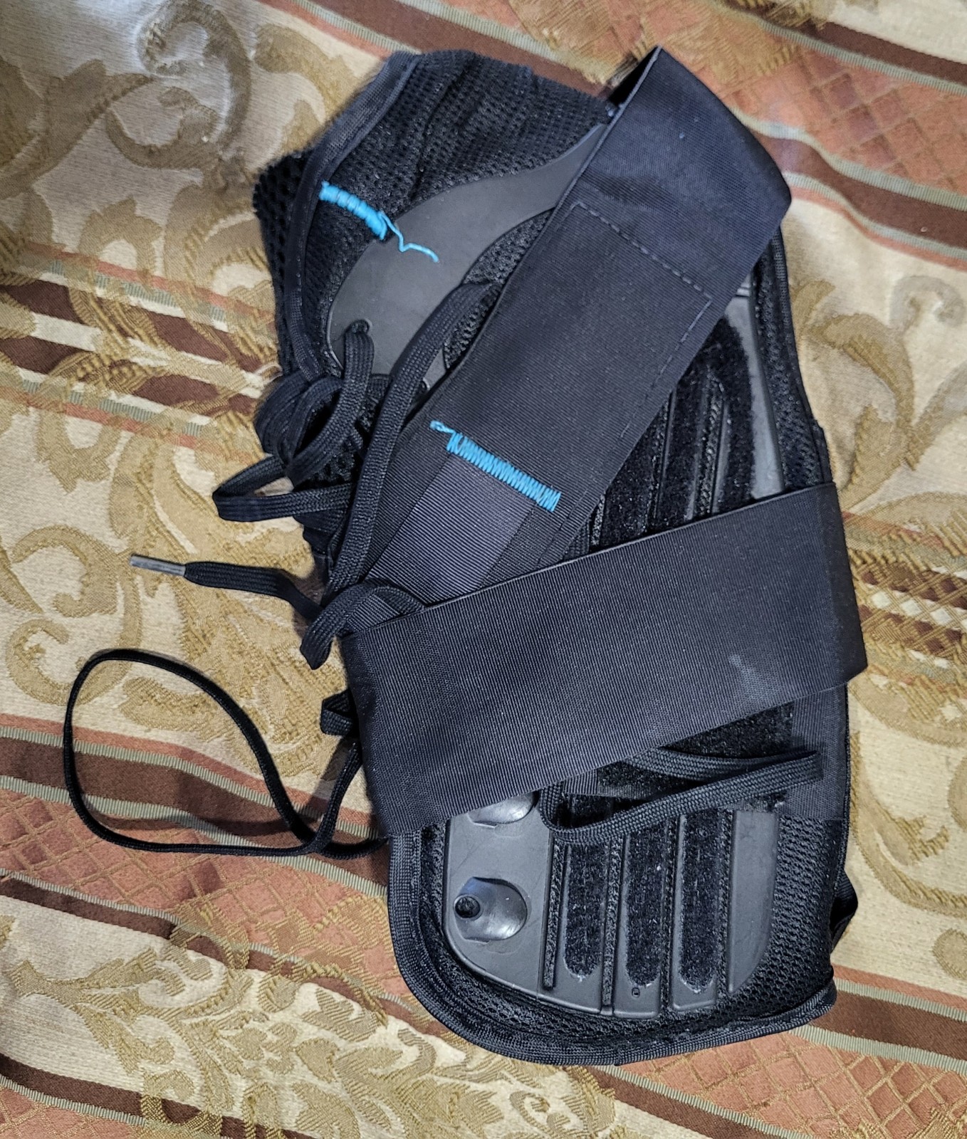 Ossur Form Fit Ankle Support Brace with Figure 8 Straps B-212000004 Size Large