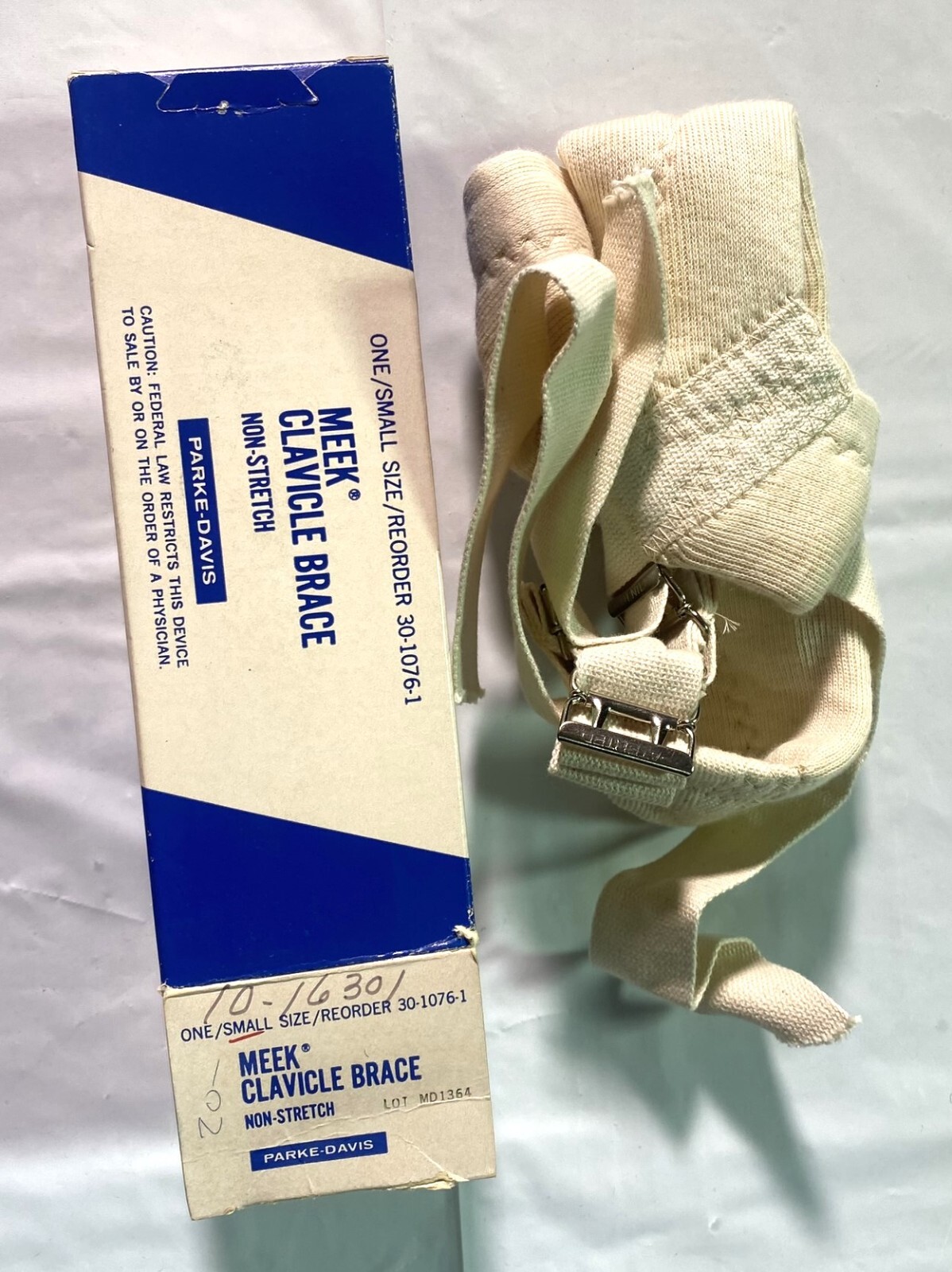 Parke-Davis Meek Clavicle Brace – Non-Stretch – SIZE S