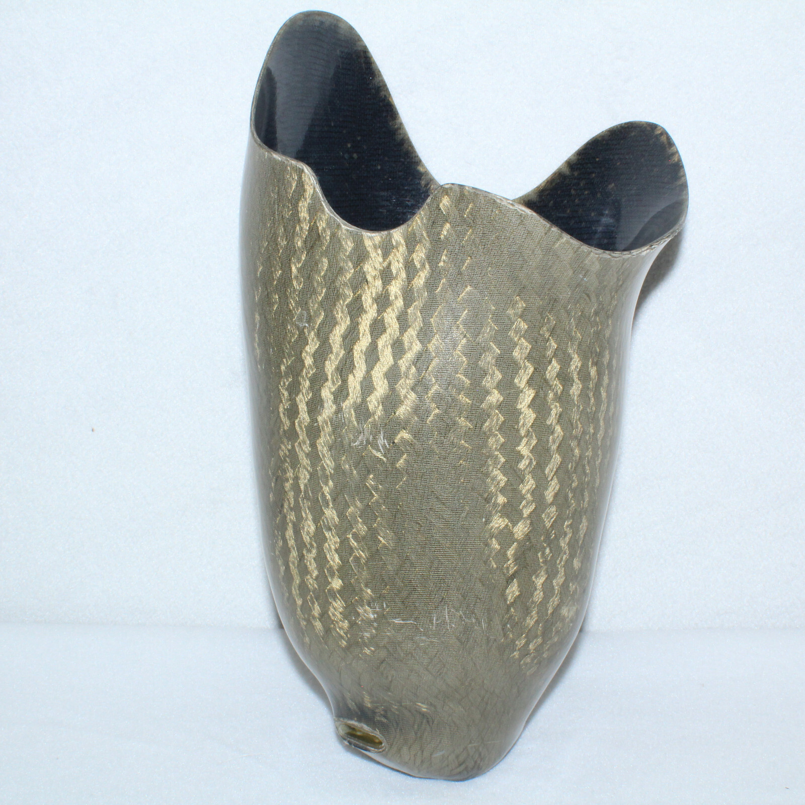 PROSTHETIC RIGHT LEG CARBON FIBER BLACK & GOLD SOCKET KISS DISTAL BASE RECEIVER