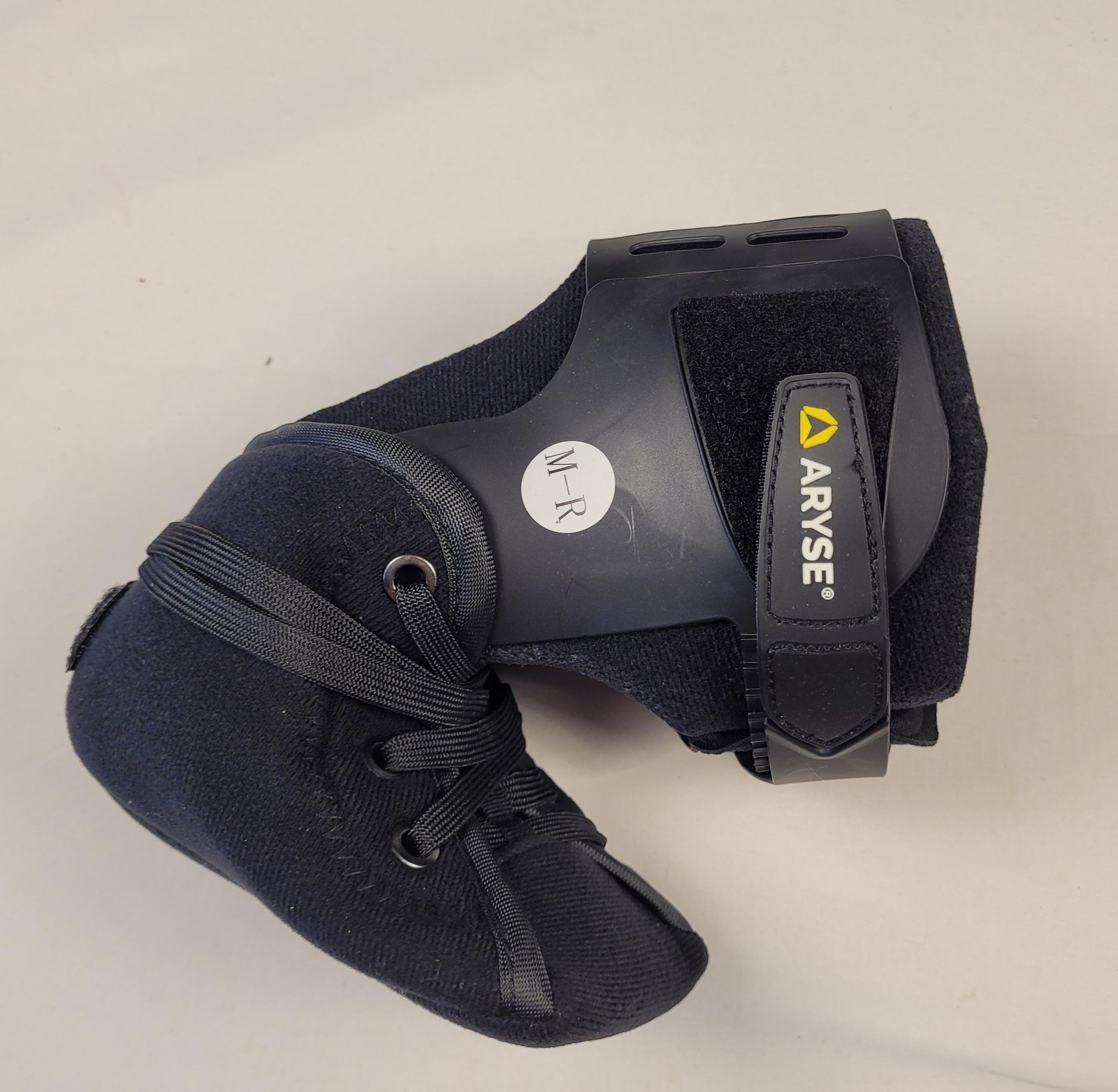 ARYSE Med Right Ankle Foot Orthosis Brace Size M-R Black Adult Hinged Drop Foot