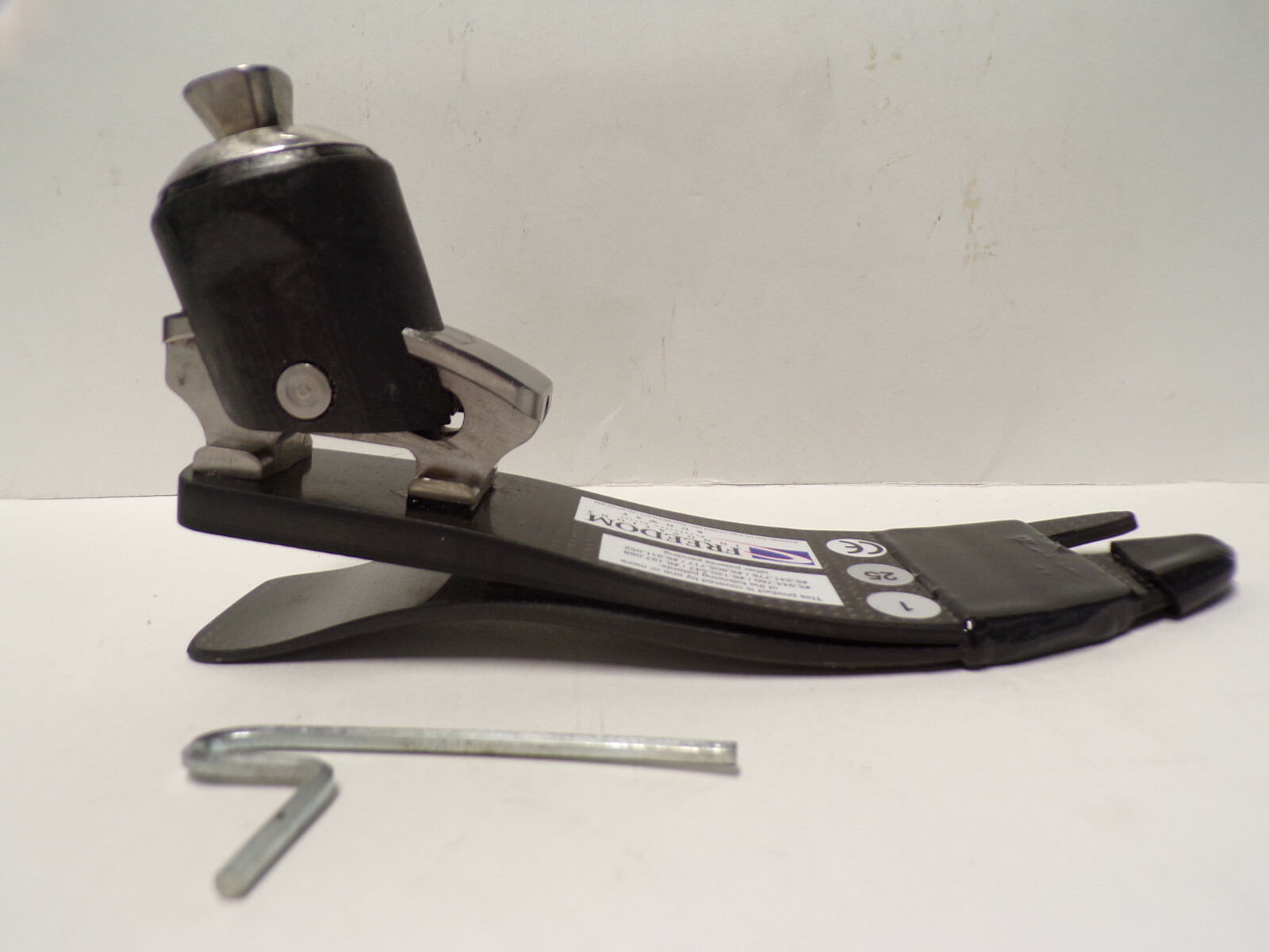 Freedom Runway Carbon Fiber Prosthetic Foot Size 25 Category 1 RIGHT