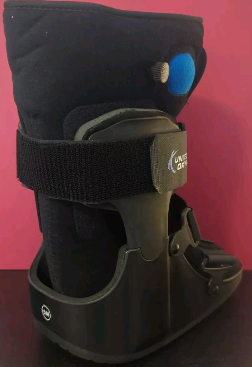 United Ortho – Short Air Cam Walker – Fracture Book – Small – Fits L/R Foot