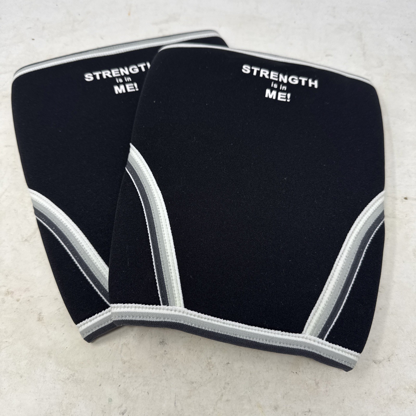 Pack Of 2 Compression Knee Sleeves for Weight Lifting, Squats, Gym – 2XL Black