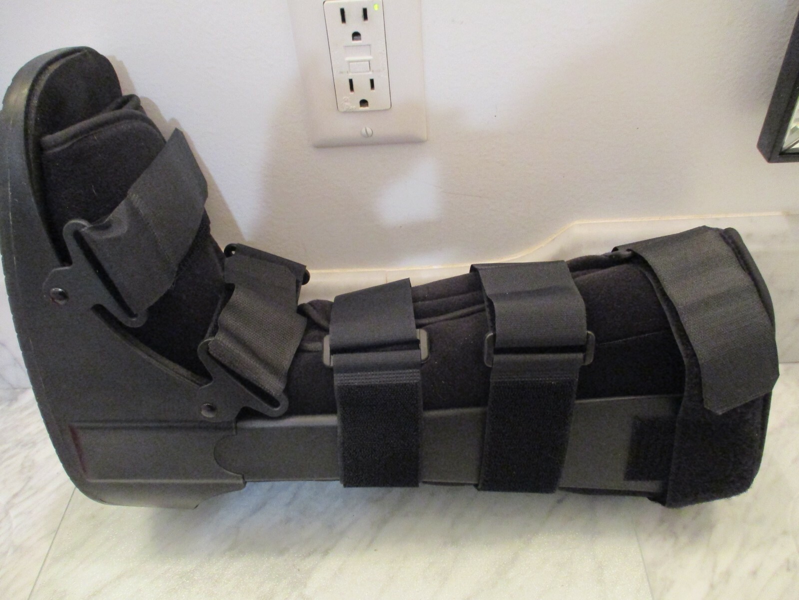 MD Medical Boot Ankle Foot Brace Ortho Boot For Healing EUC
