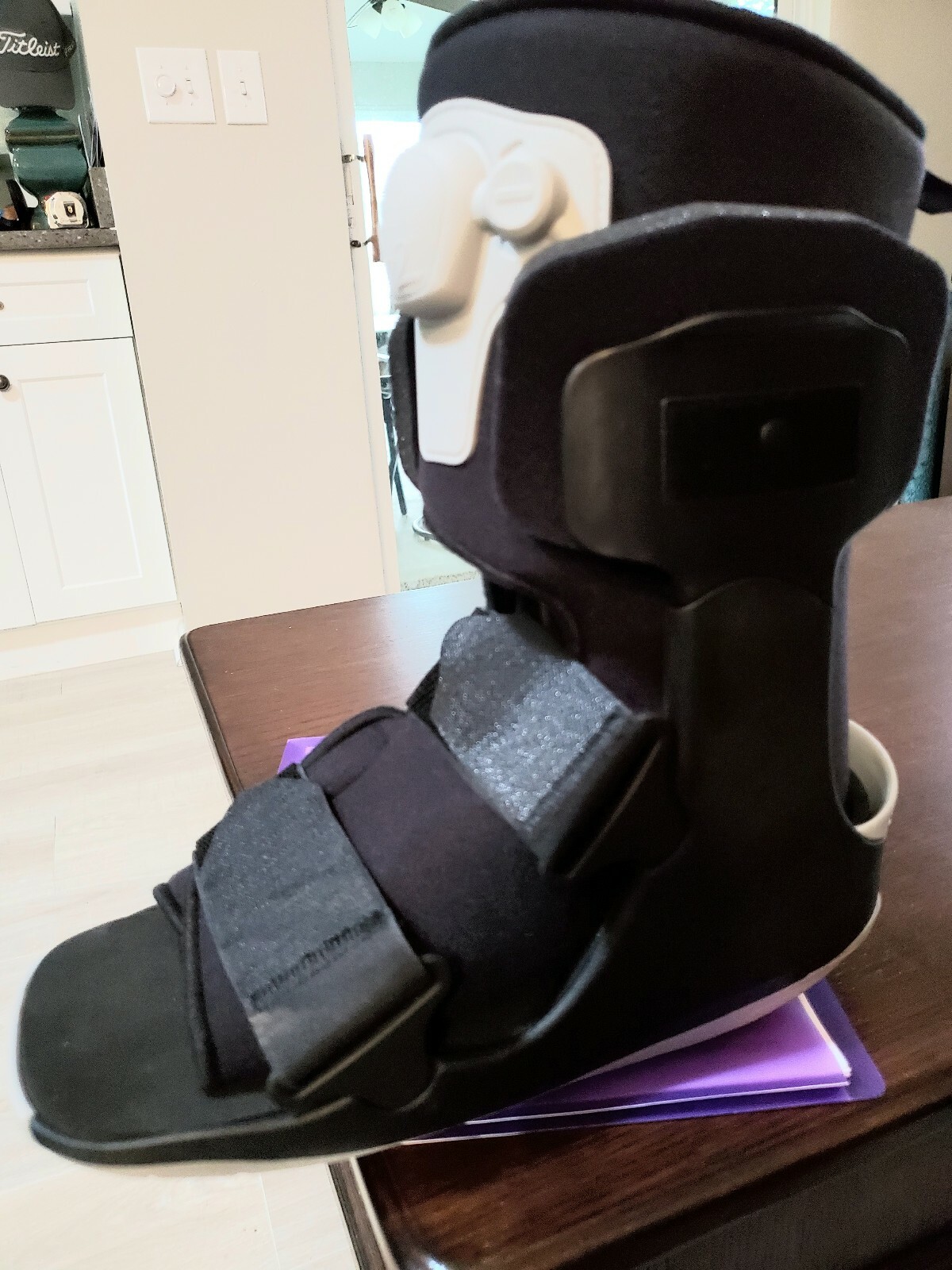 WALKING BOOT / Ovation Medical – Gen2 with Air Pump NEW = SHORT / SIZE LARGE