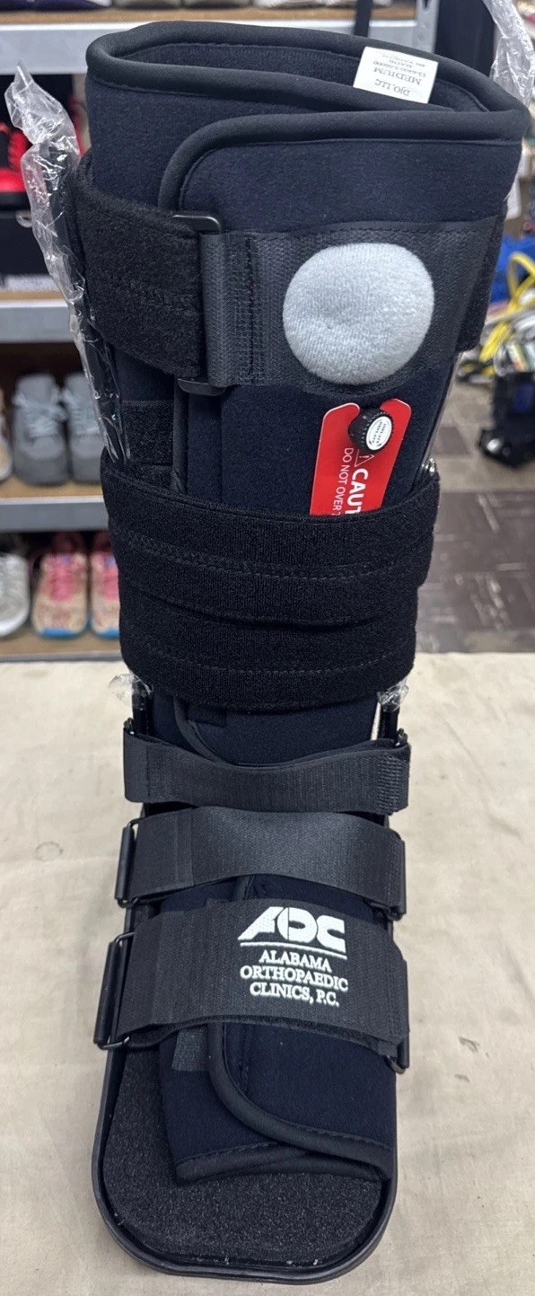 MaxTrax Medium Air Walker Brace/Walking High Boot Closed Heel With Pump 75-95415