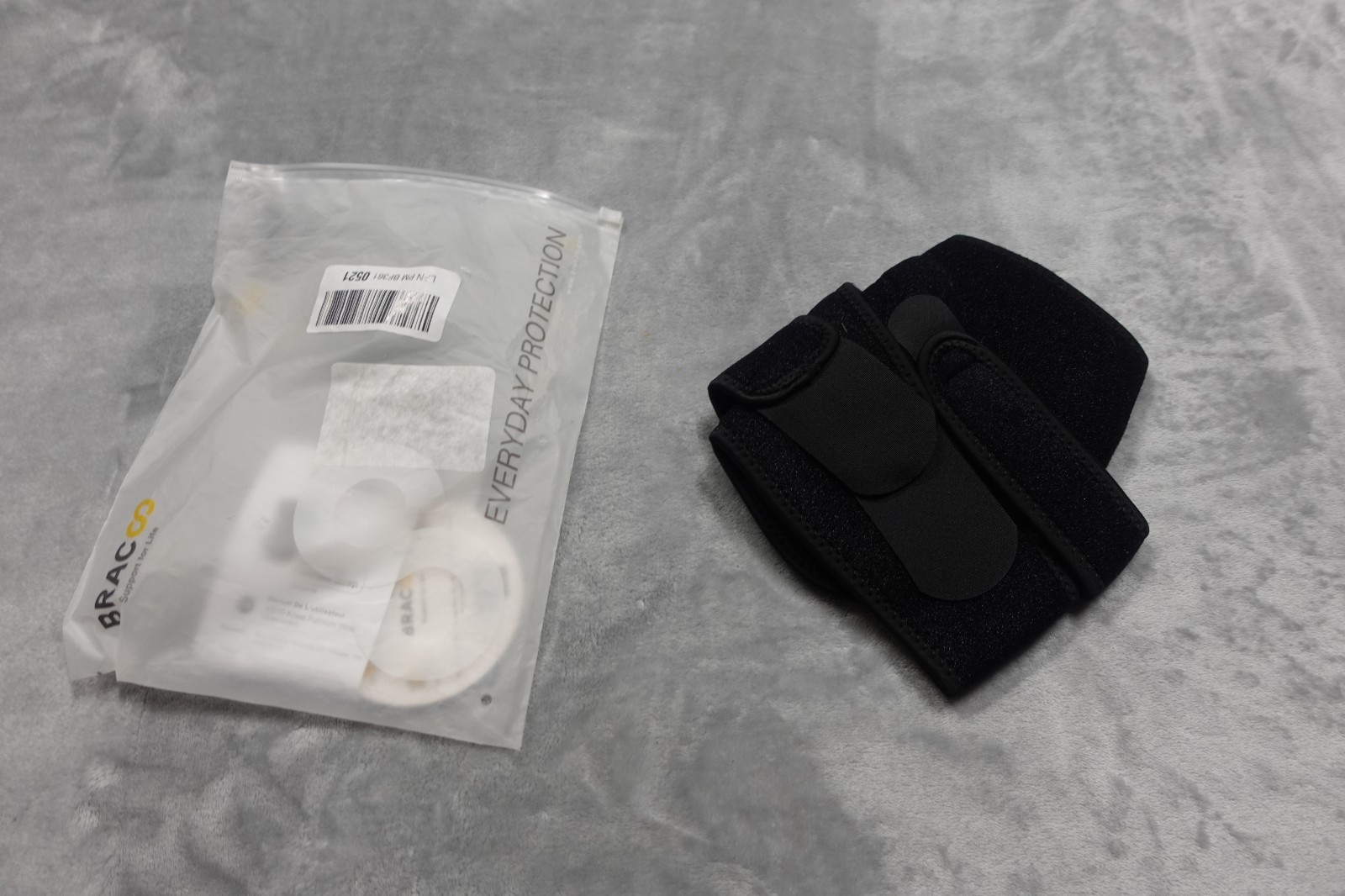 Bracoo Unisex Adult’s Comfort Fit Support Knee Fulcrum Wrap KS10 NWT