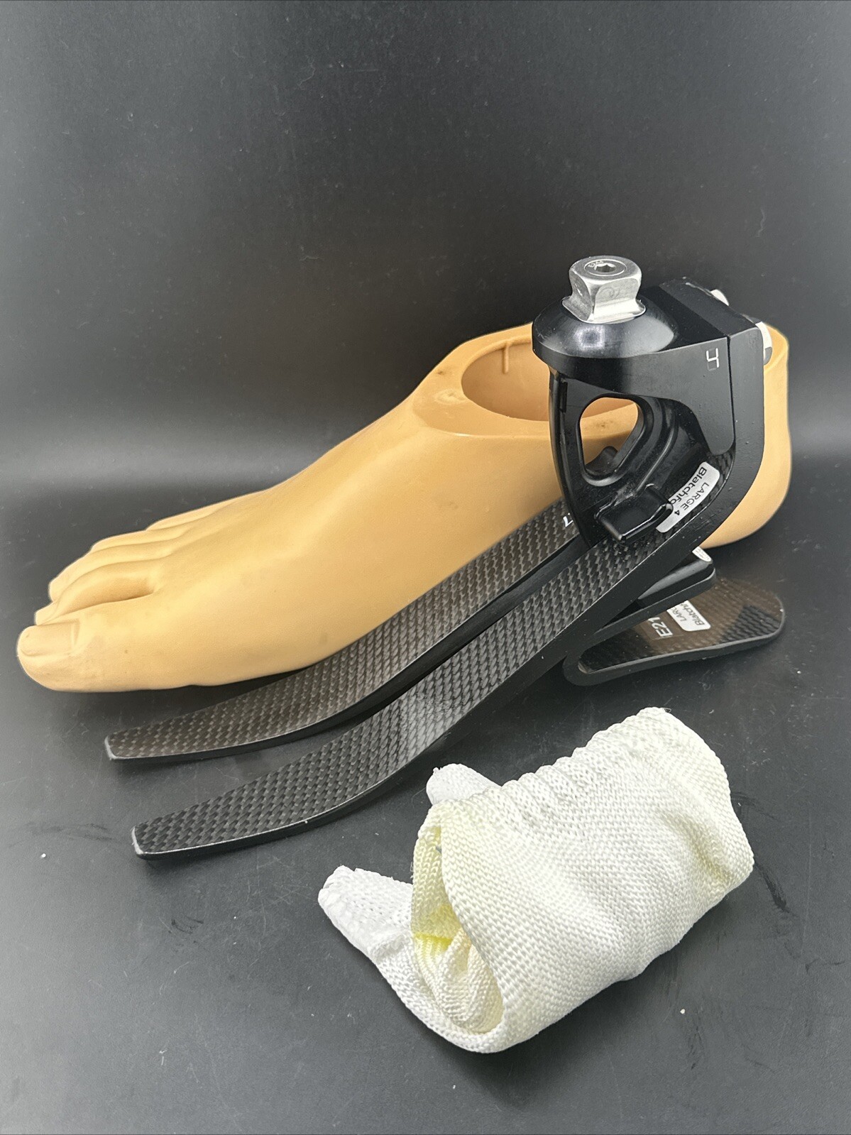 Blatchford Elite 2 Prosthetic Foot. Size 28. Category 4. Right Foot. Perfect