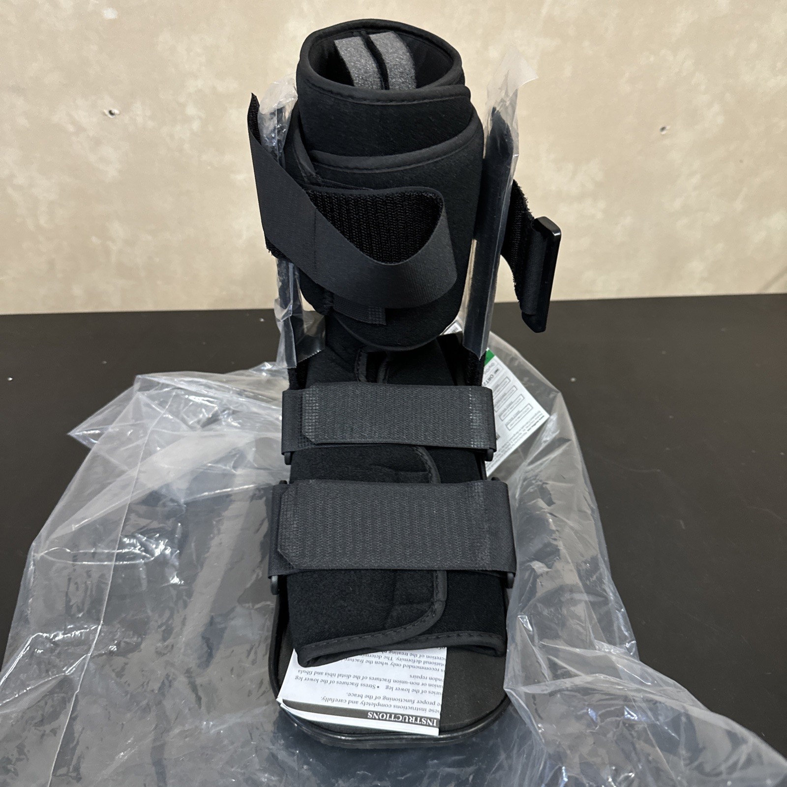 Medline Deluxe Pneumatic Ankle Walker Medical Walking Boot Size Medium ORT28620M