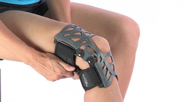 DONJOY REACTION® AMBIDEXTROUS KNEE BRACE