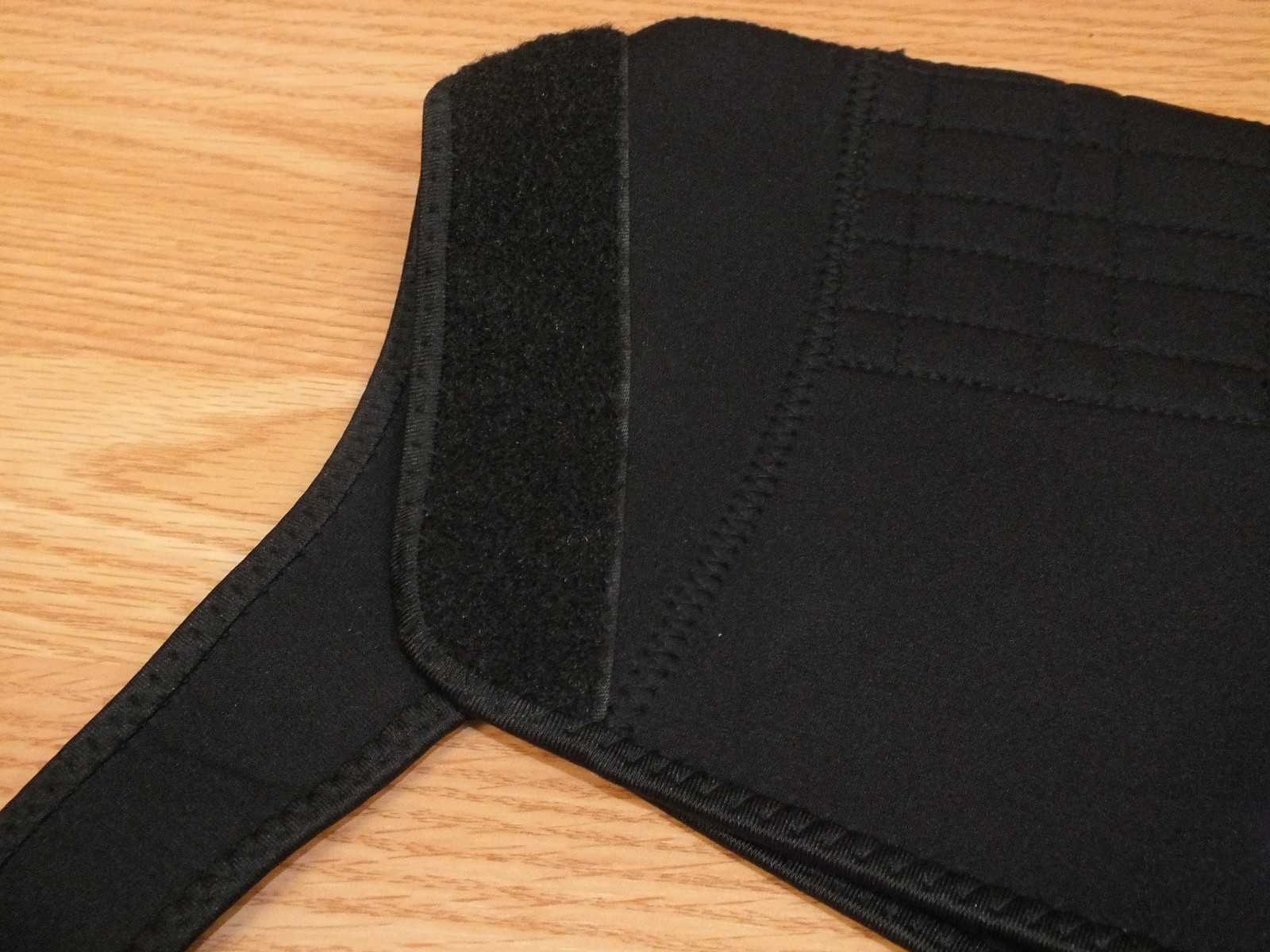 Unbranded / Generic Solid Black Hook & Loop Shoulder Brace (109872) Only *READ*