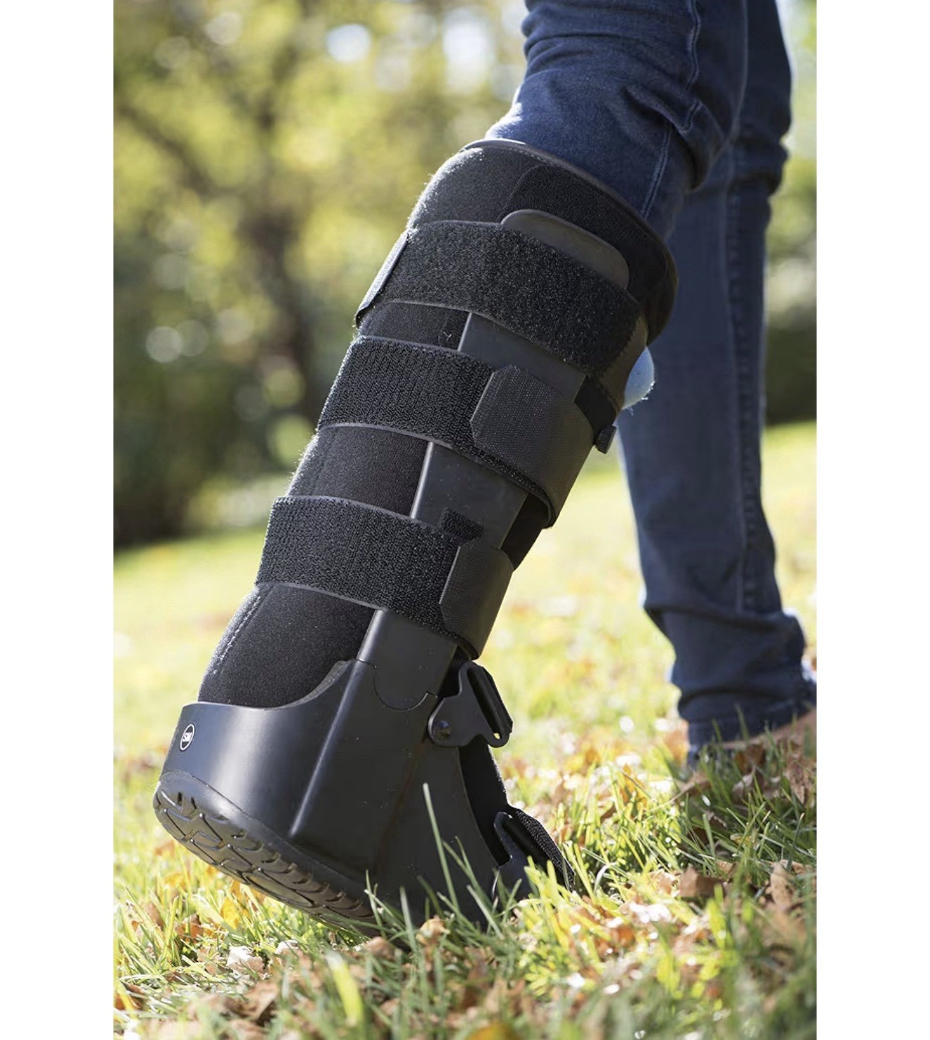 United Ortho Air Cam Walker Fracture Boot, medium, Black