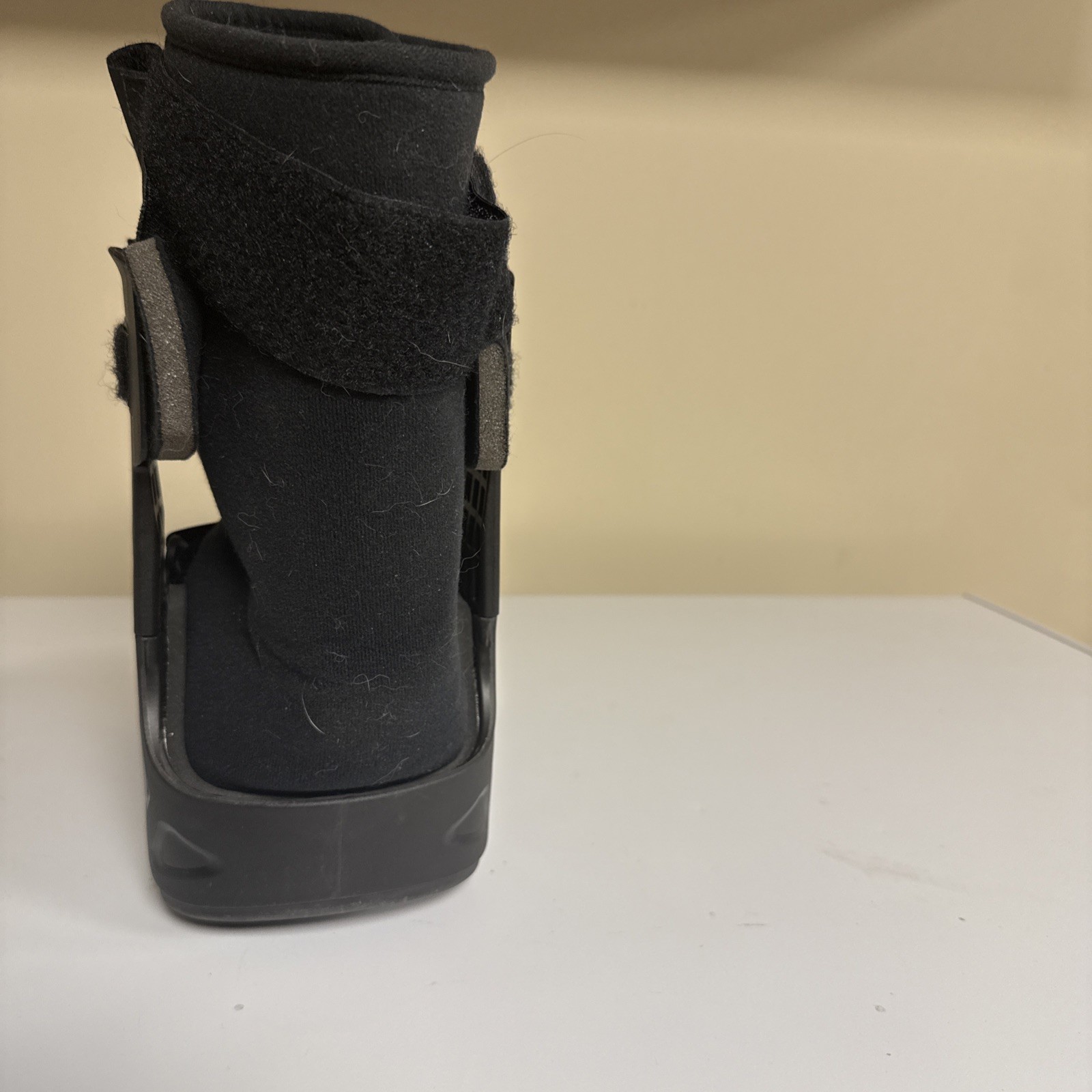 Gill Podiatry Lo Air Walker Boot Inflatable Support Walking Boot Open Box