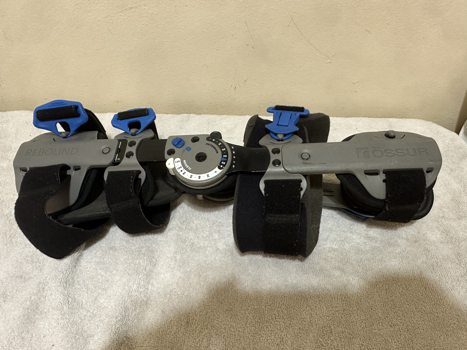 OSSUR Rebound Post Op Knee Universal Cool Brace B-8381480 good clean condition