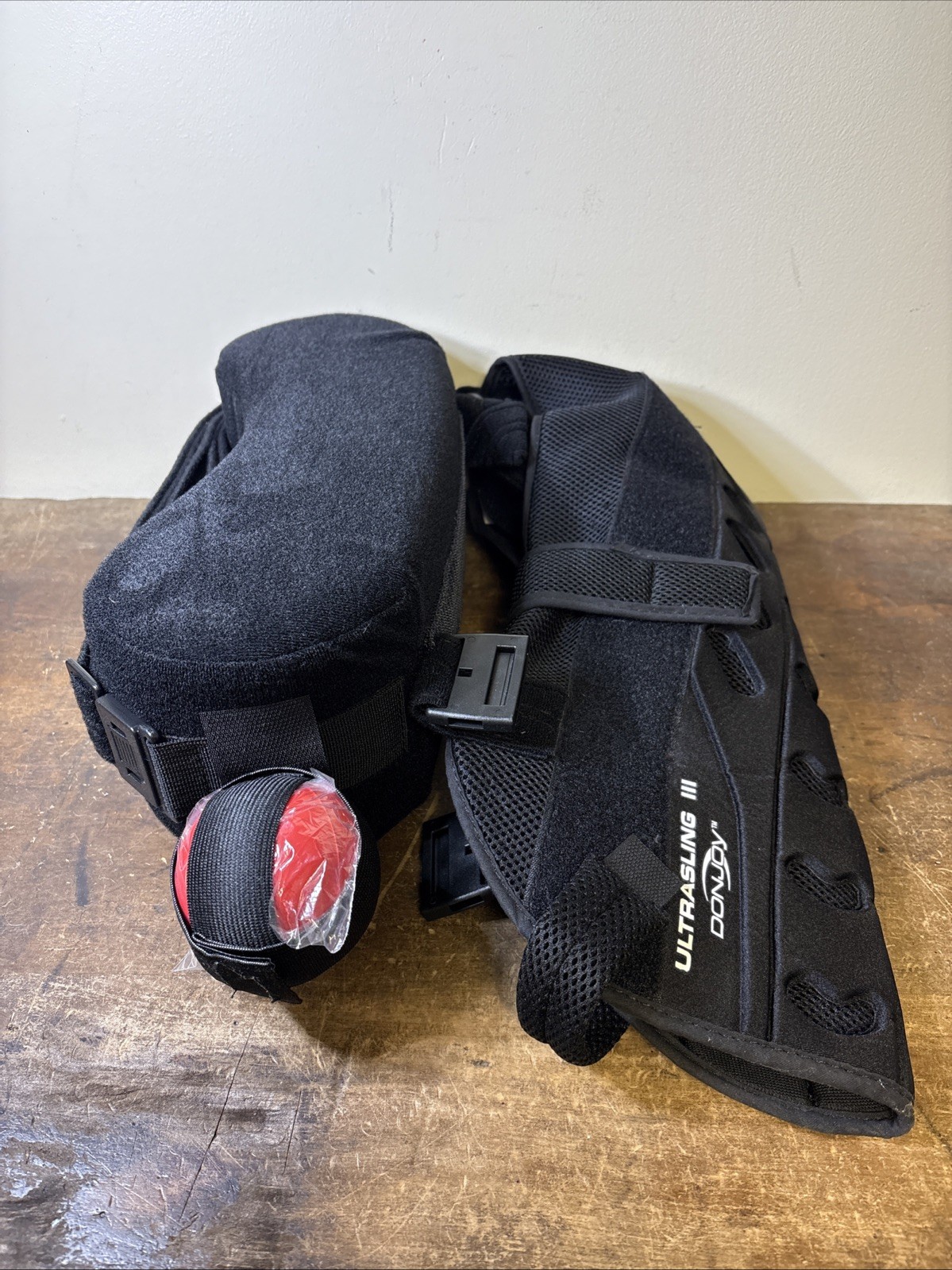 DonJoy UltraSling III Arm Sling and Pillow w/ Ball Black Adult Size Large
