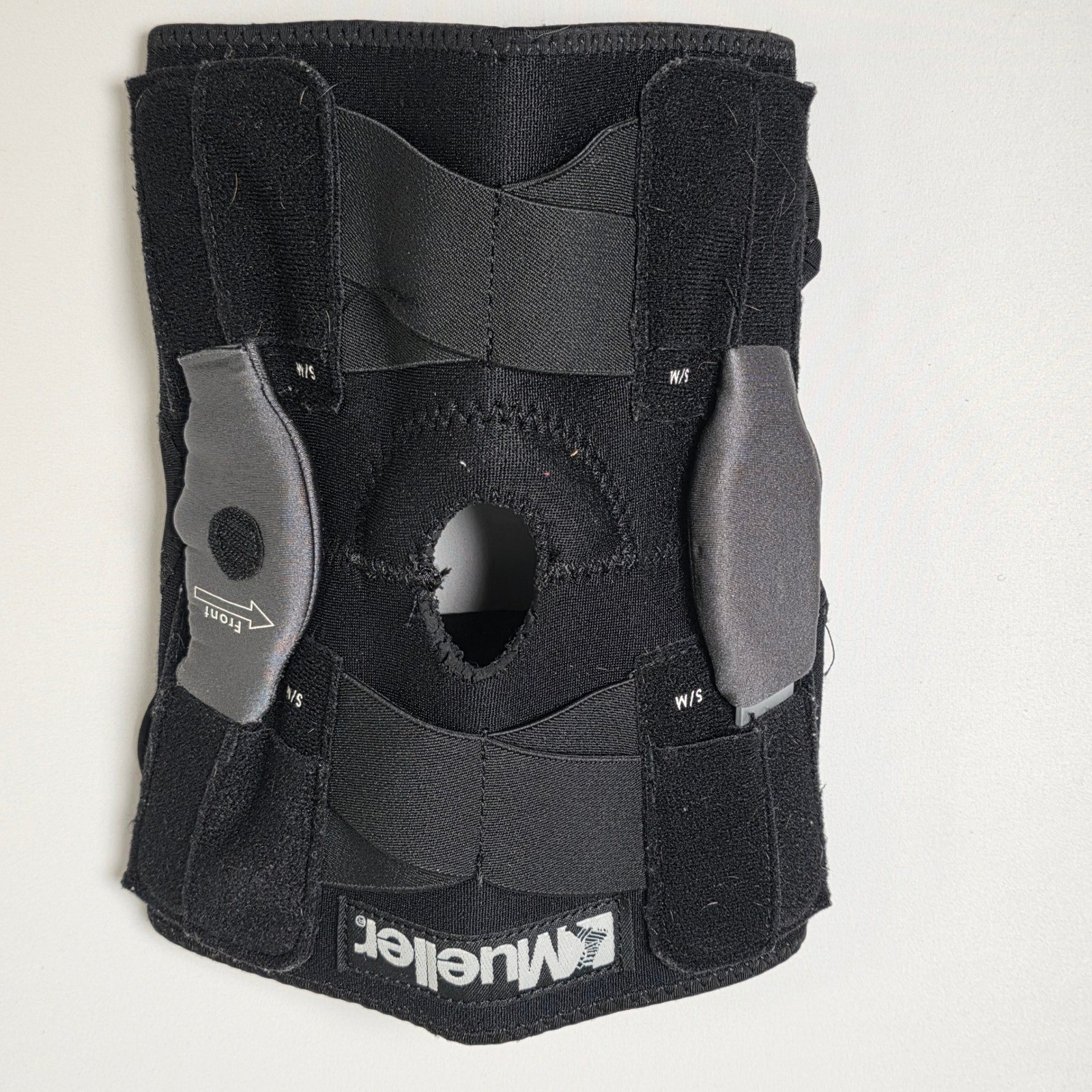 Mueller Hinged Knee Brace OSFM Adjustable Support B56517 Wrap Around Black