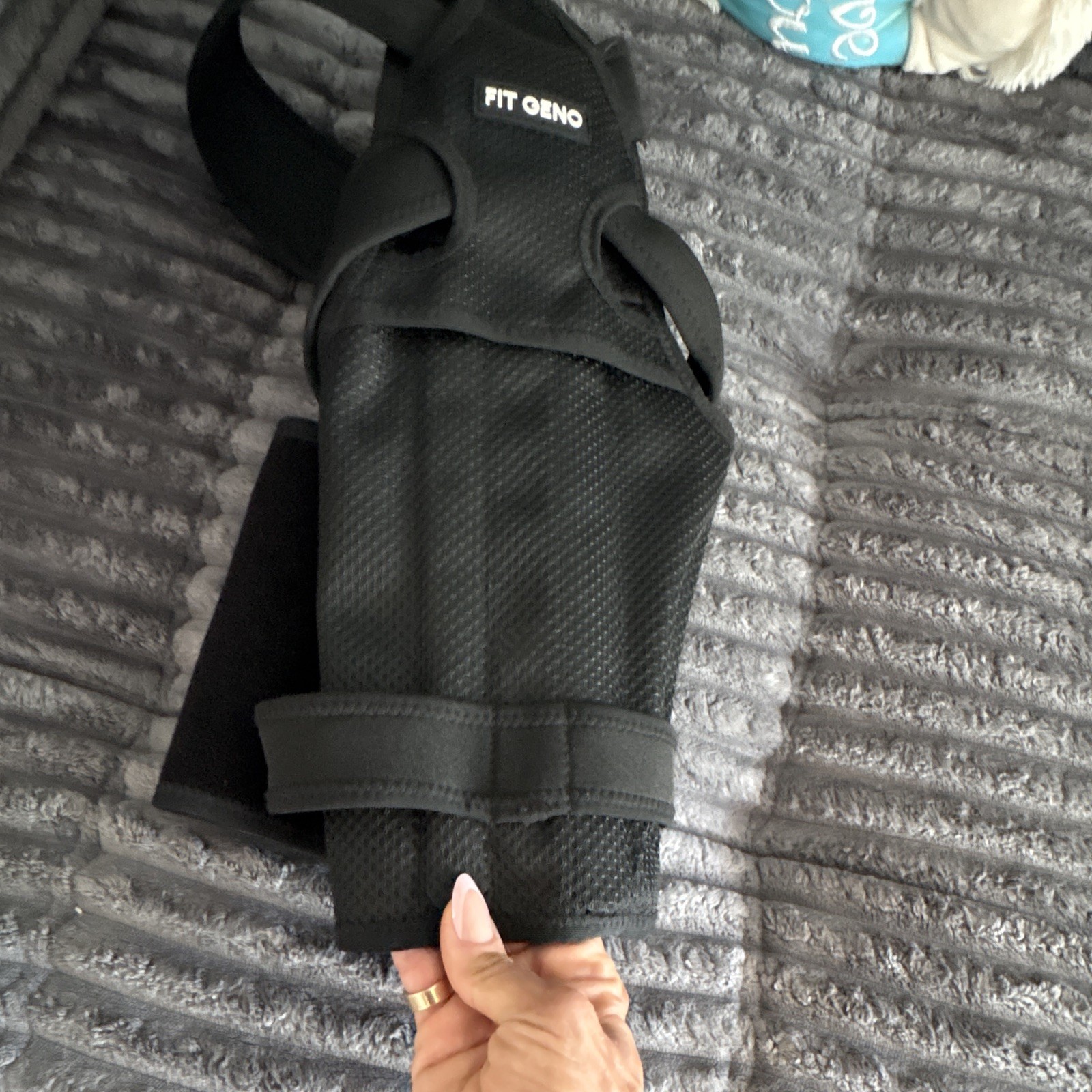 FIT GENO Adjustable Back & Shoulder Brace Stabilization Compression M Black.