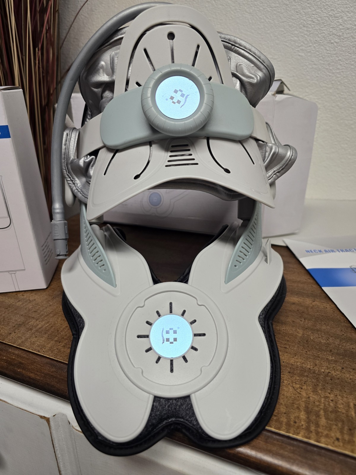 Neck Brace Cervical Neck Traction Device With Electric Pump. Air Pressure NEW