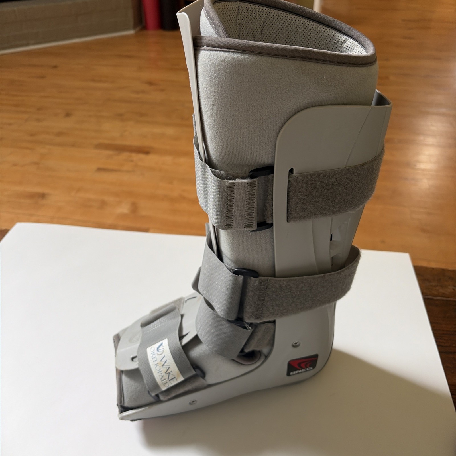Breg Adjustable Orthopedic Walking Boot Medium Gray Plastic Fabric Unisex