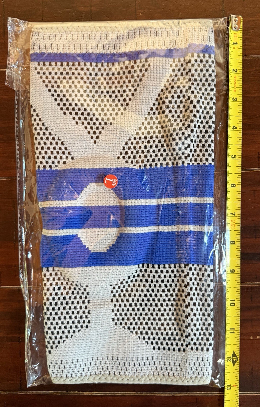 Knee Brace Support Sleeve Size L for Stabilization, Blue/White/Black Geometric