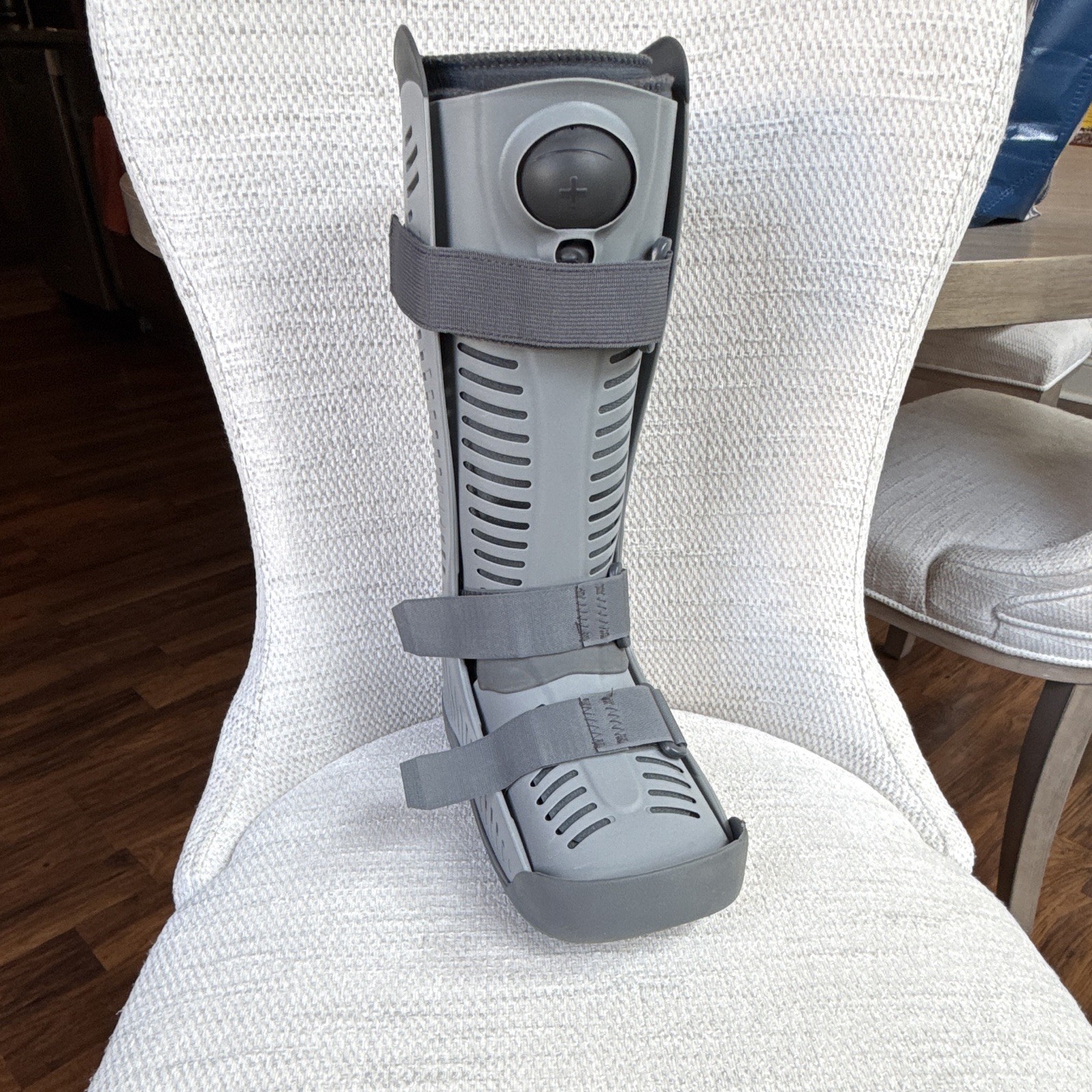 Össur Rebound Adjustable Gray Walking Boot Immobilizer Brace Size M