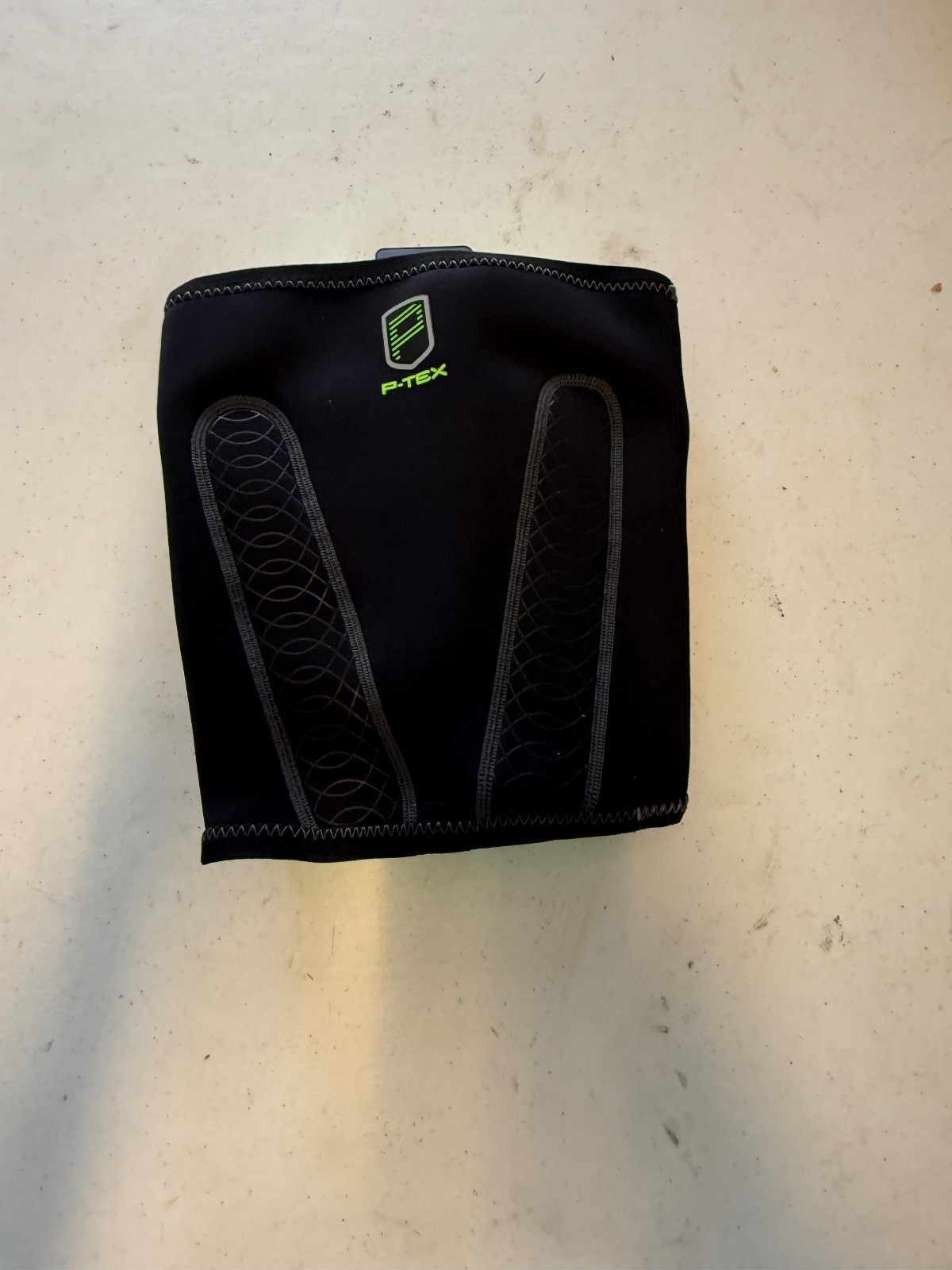 P-Tex Pro Thigh Sleeve Kinetic Panels Thermal Compression P-TEXG200 Brand New