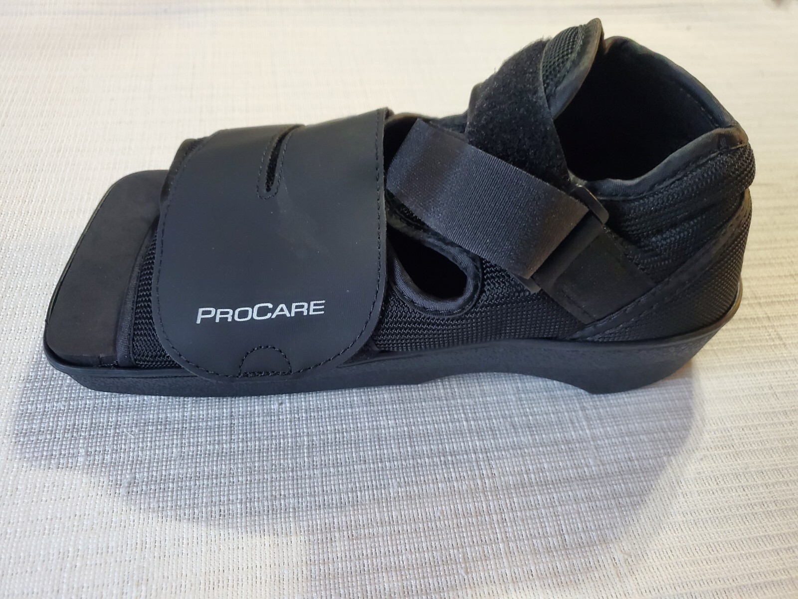 ProCare Squared Toe Post-Op Shoe Size: Small ( Wear on the left or right ) NEW!!