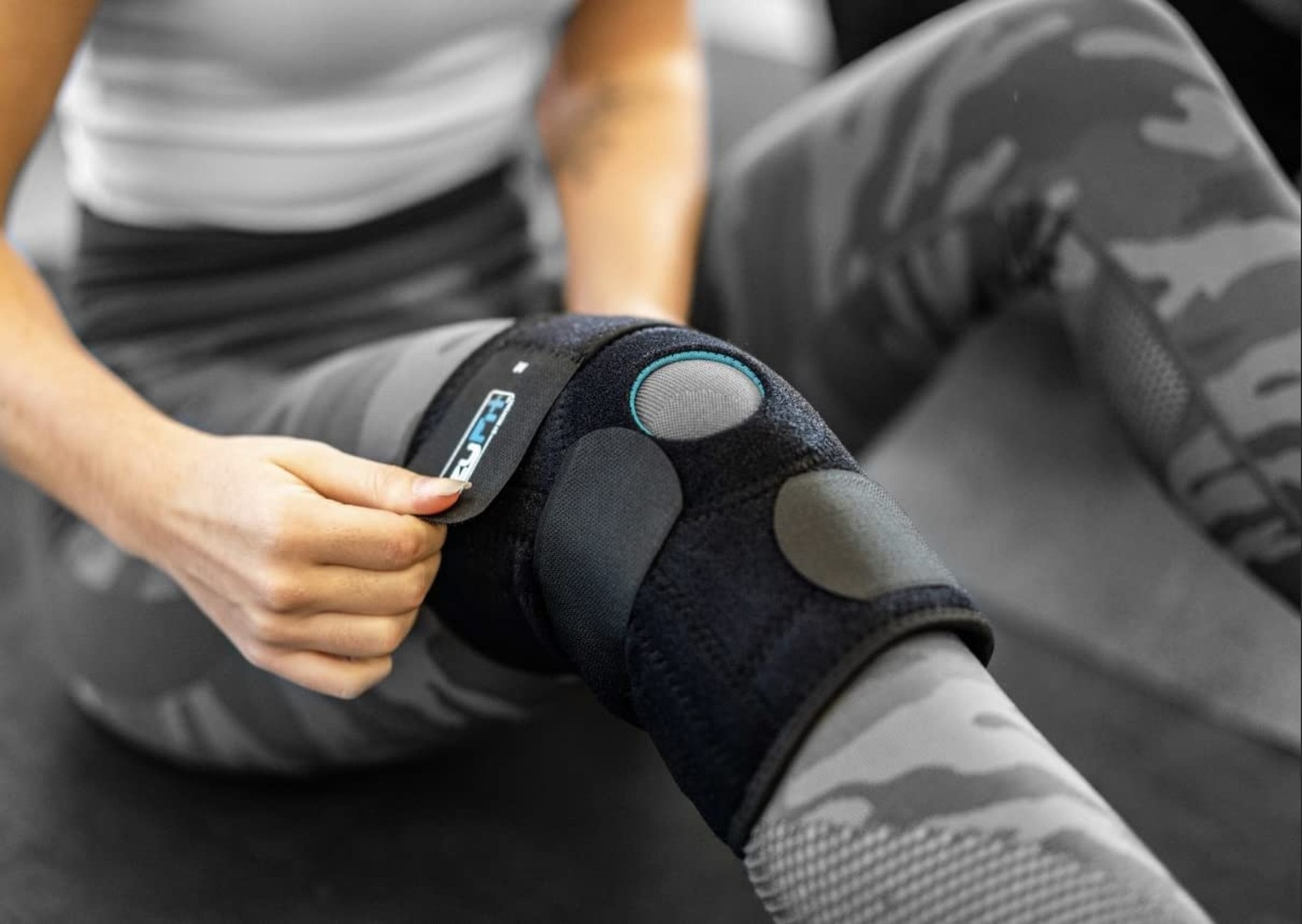 EzyFit Knee Brace Support Dual Stabilizers & Open Patella – Adjustable Breath…