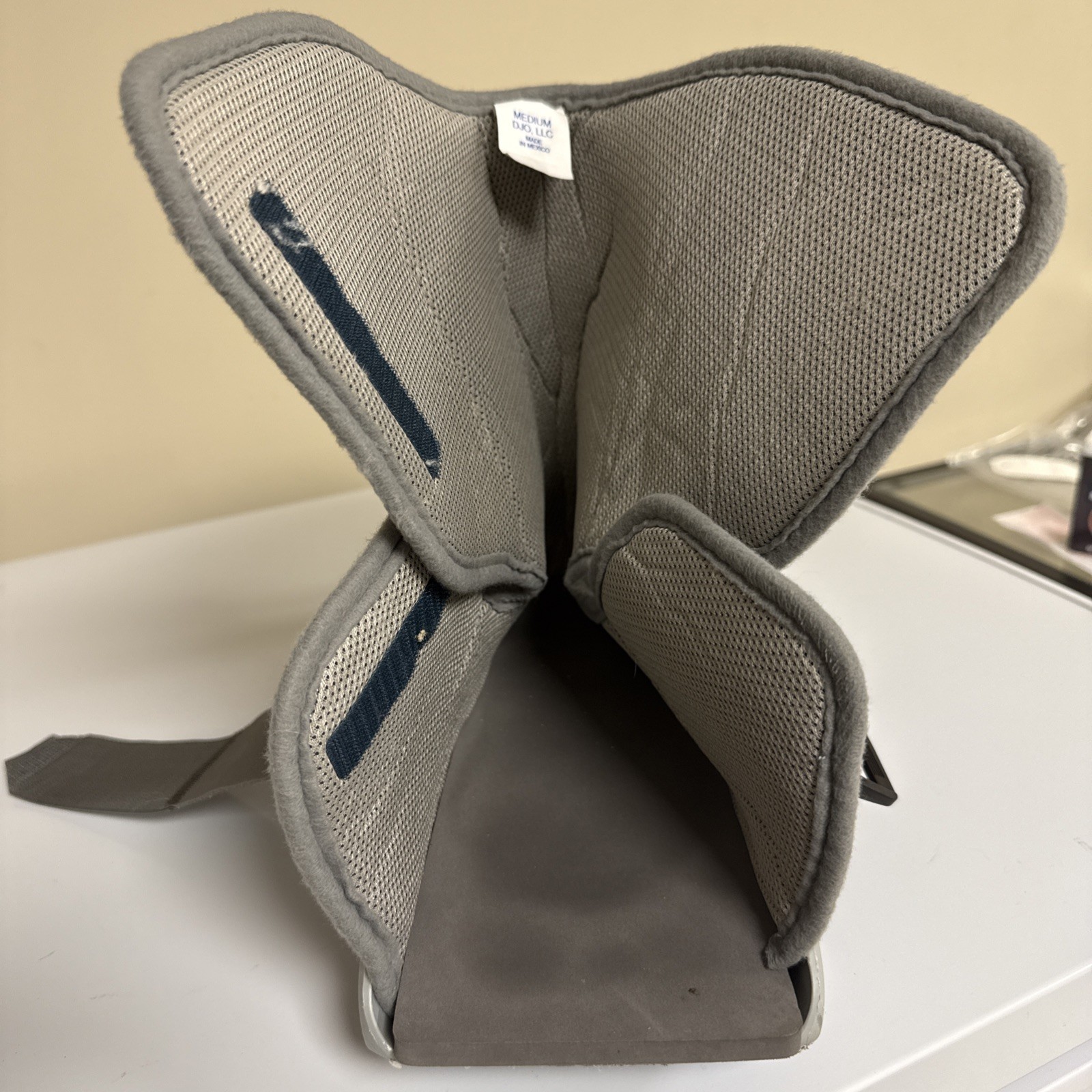 Aircast AirSelect Medium Standard Walker Boot Fracture Recovery Ankle Support