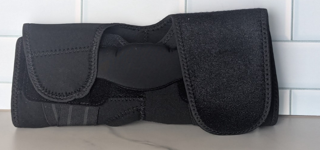 Hinged Knee Brace, Mueller, Self-Adjusting, Unisex, One size Fits All, Black New