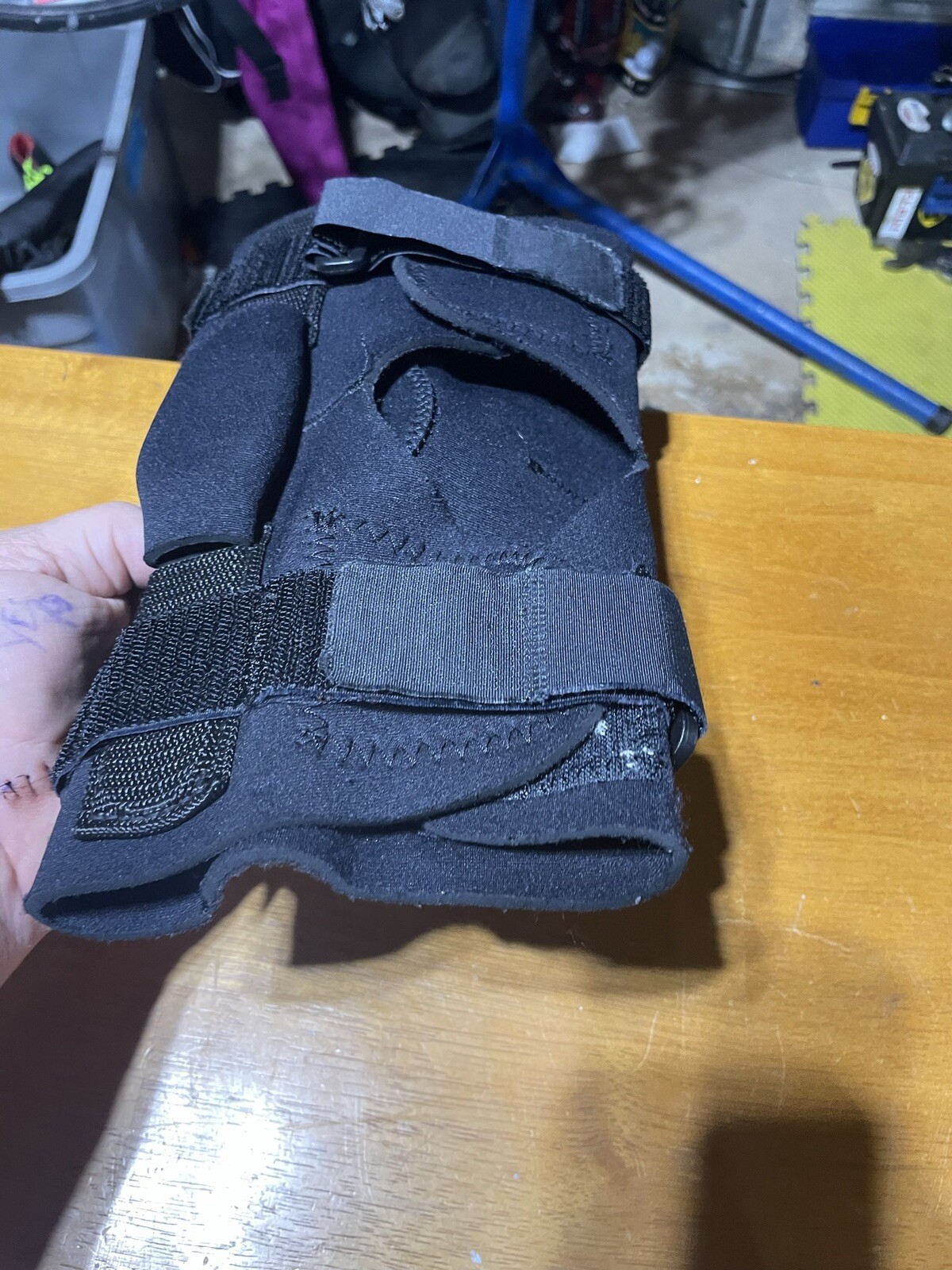 Futuro Sport Adjustable Knee Stabilizer Knee Brace
