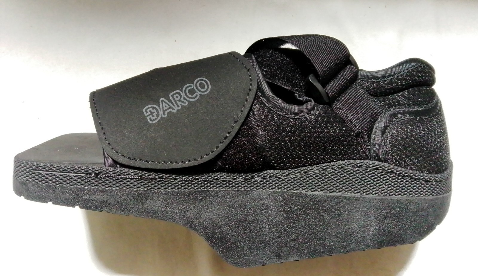 Darco OQ1B OrthoWedge Black Off-Loading Square Toe Healing Shoe Small