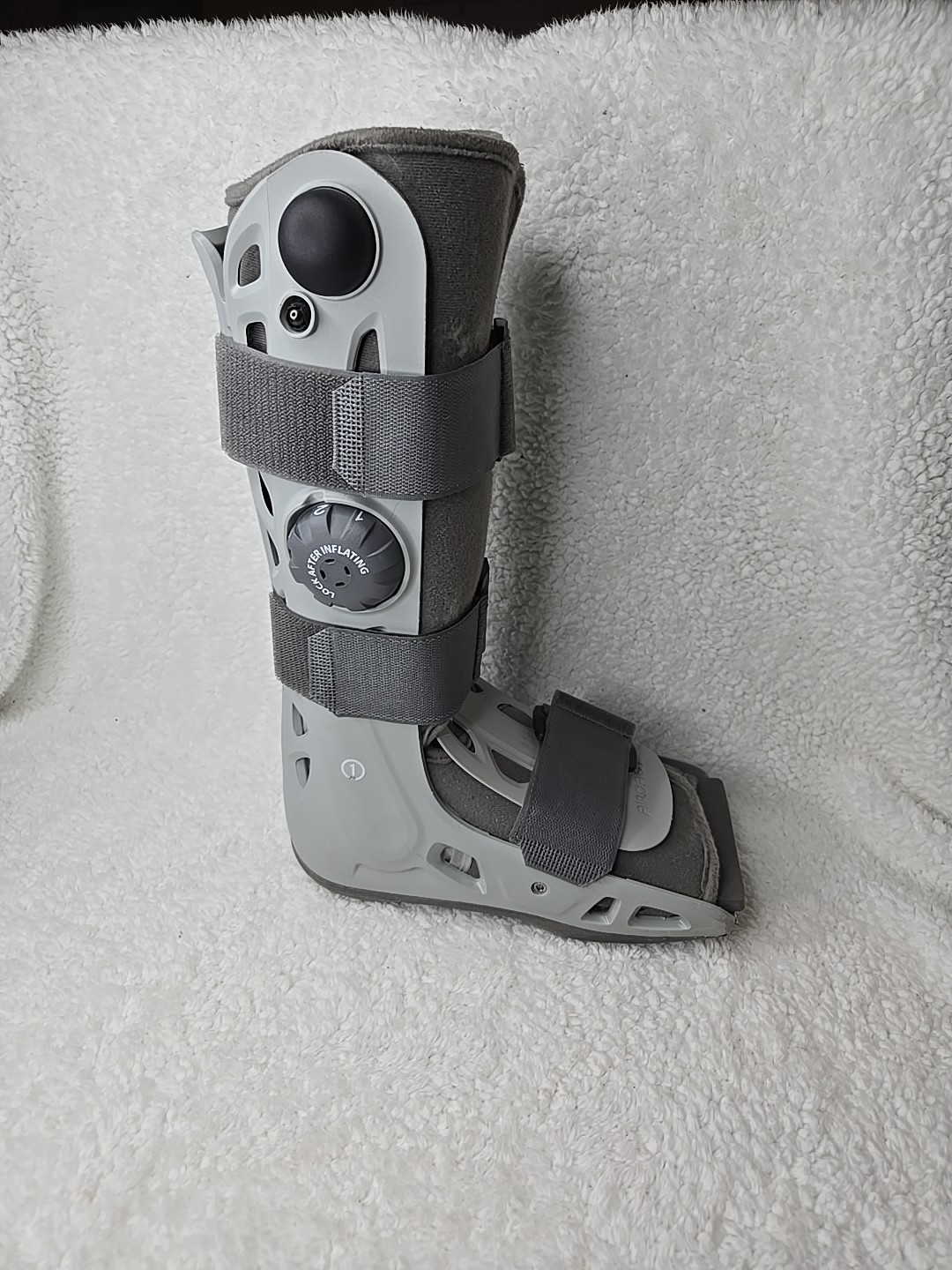 Air Cast Walking Boot Size Small, EUC