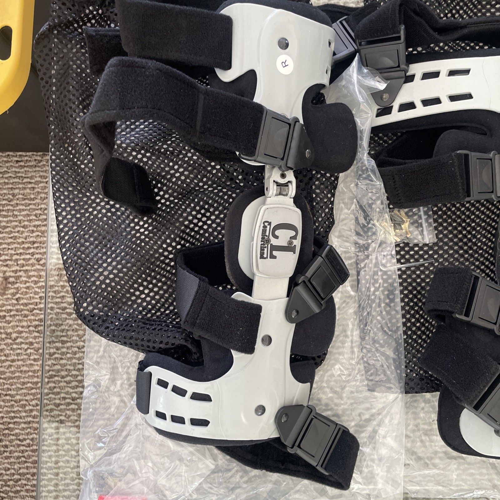 Comfortland CL OA-200-R Hinged Right Knee Brace