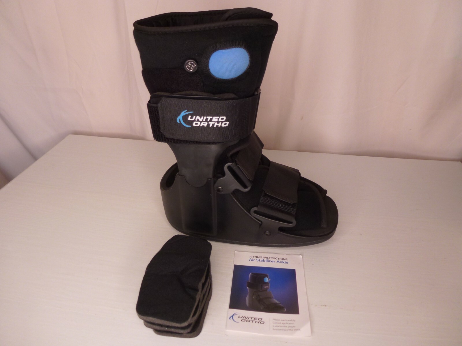 United Ortho Short Air Cam Walker Fracture Boot Small – With Instructions & Pads