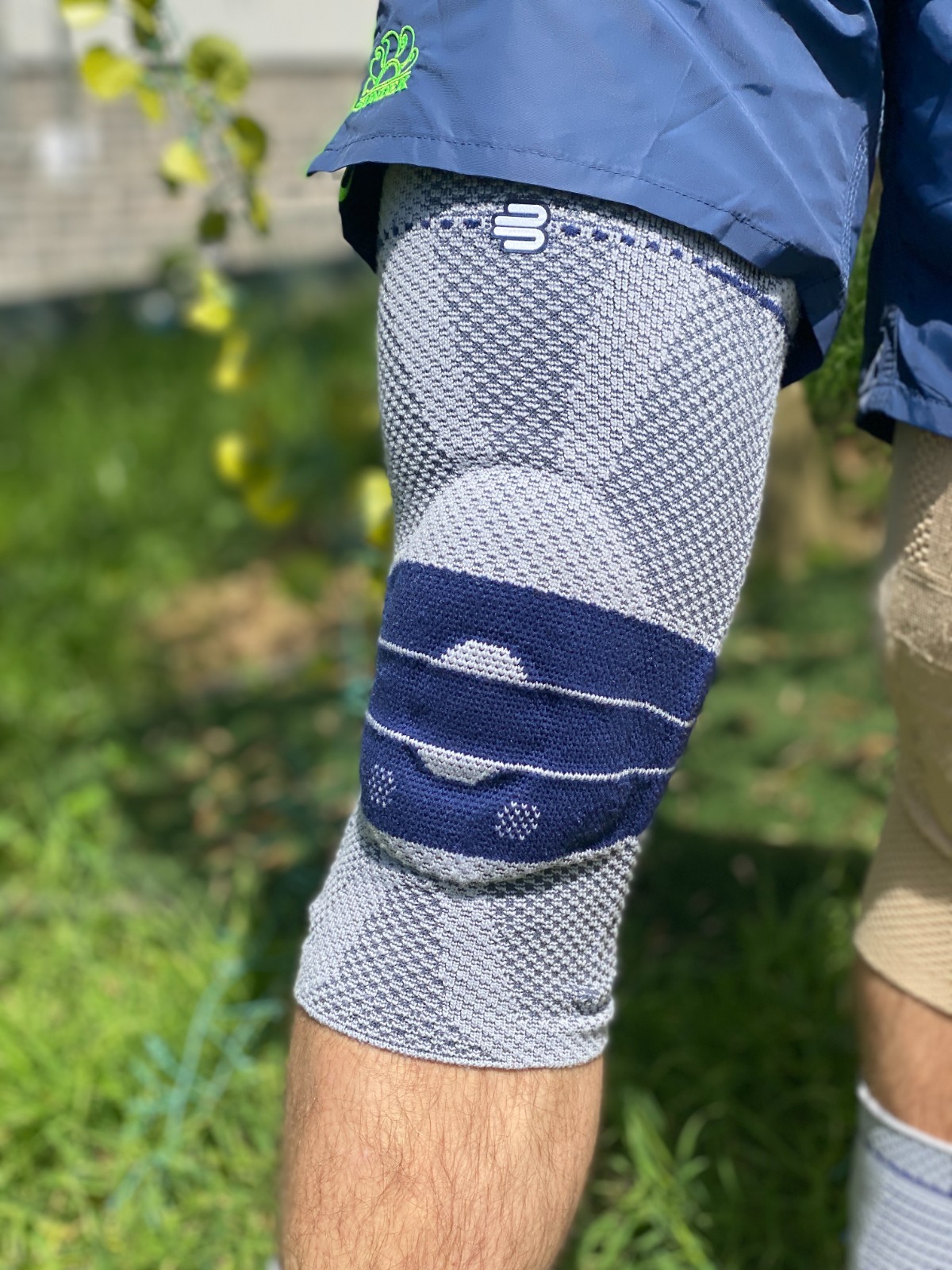 Bauerfeind GenuTrain Size 4 Knee Joint Brace Patella Support Sleeve ACL Menisc