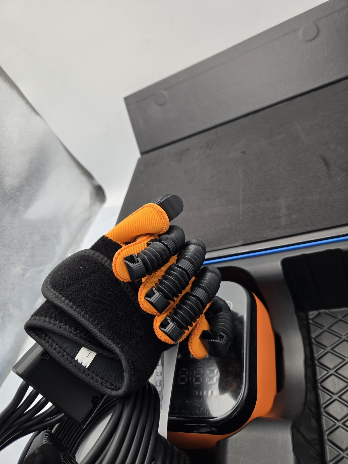 Large Left Hand Rehabilitation Robot Training Glove By XiangAi