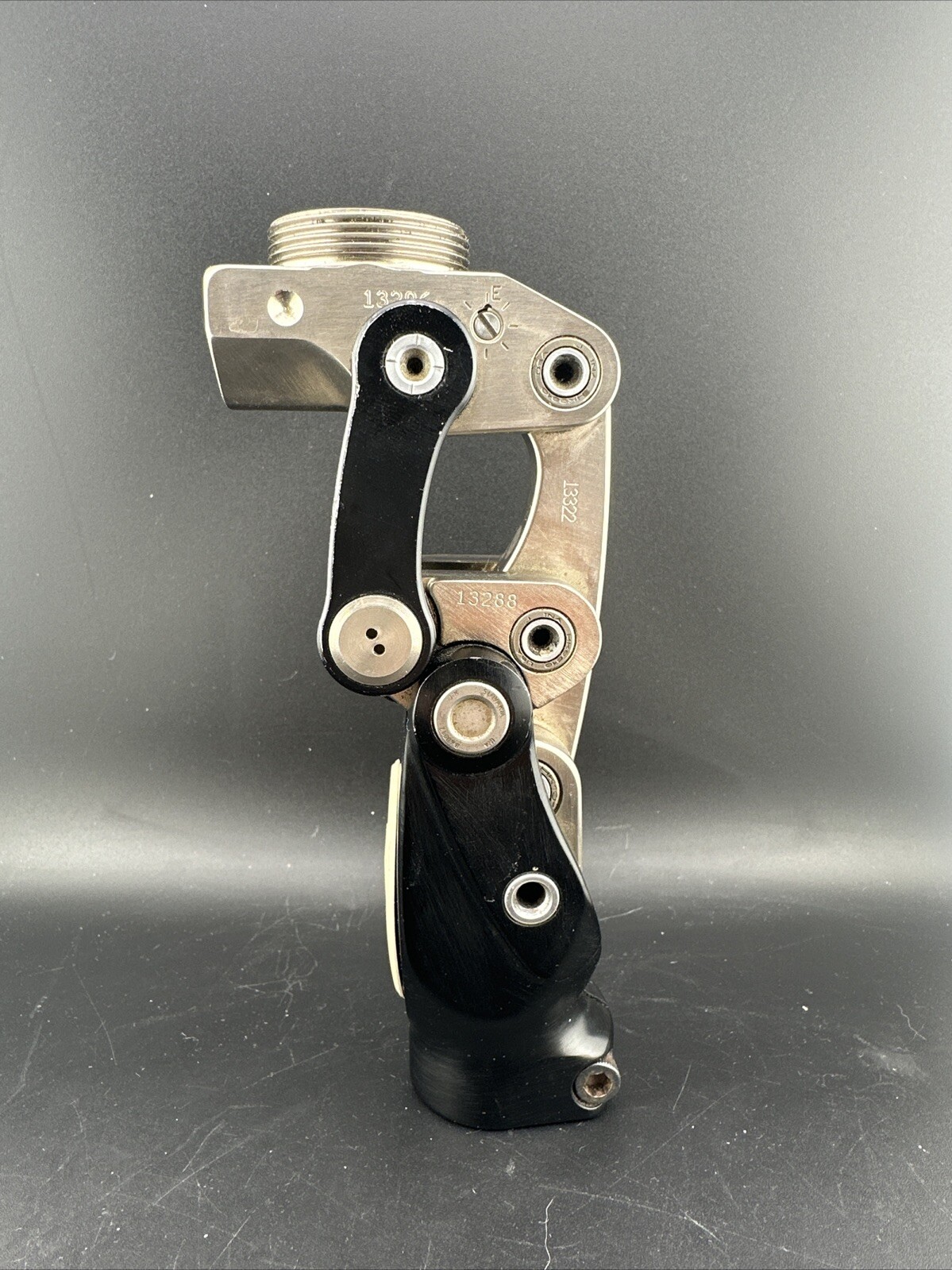 Ossur 2000 Prosthetic knee. Perfect Condition. Hydraulic Is Good And Tested