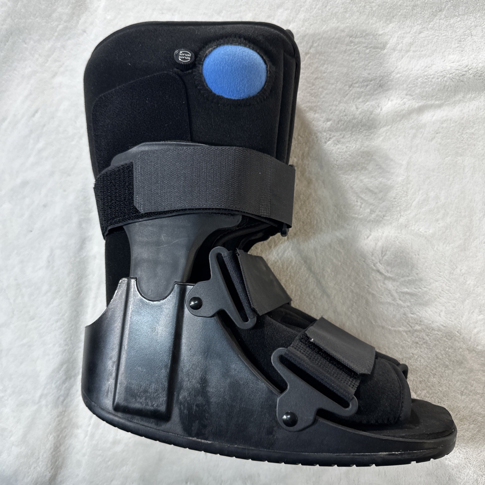United Ortho Short Air Cam Walker Fracture Boot, MD Medium Black Clean
