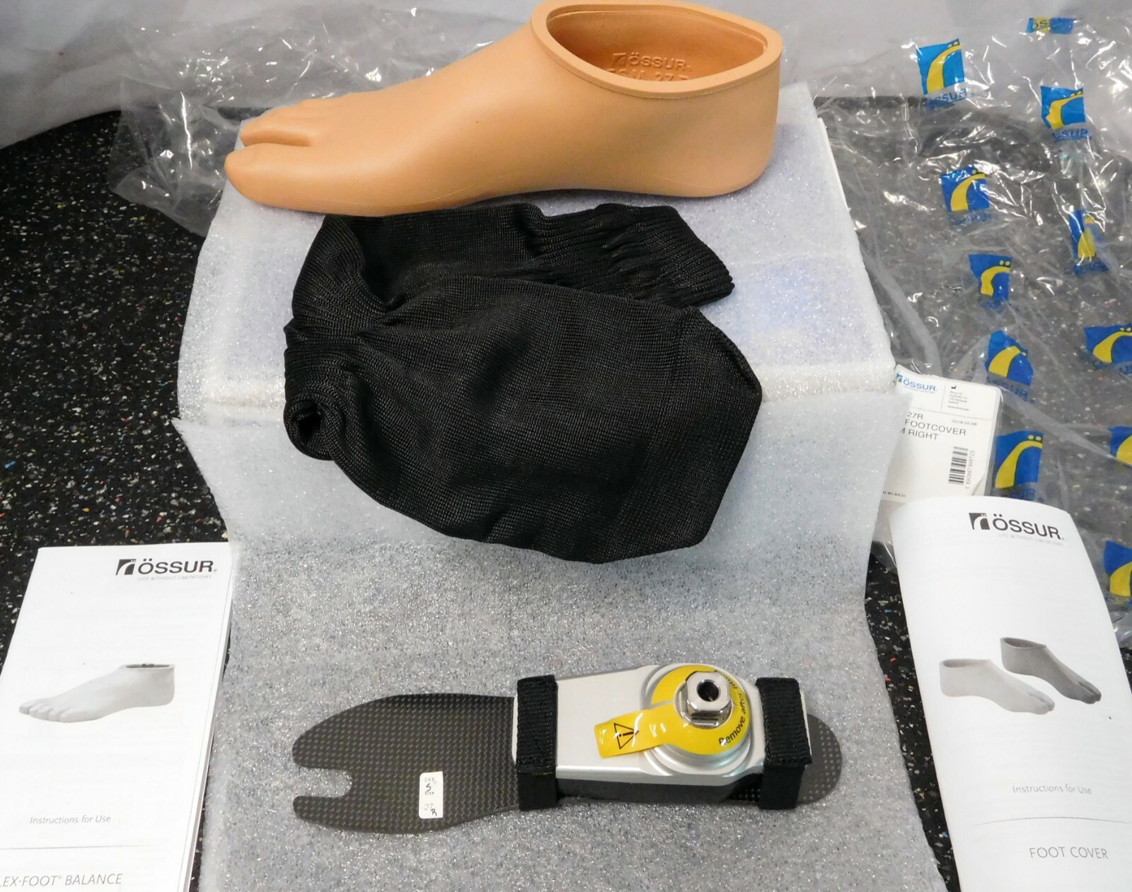 OSSUR FLEX-FOOT BALANCE. C5. 27CM. RIGHT BEIGE. NEW. OPENED BOX.