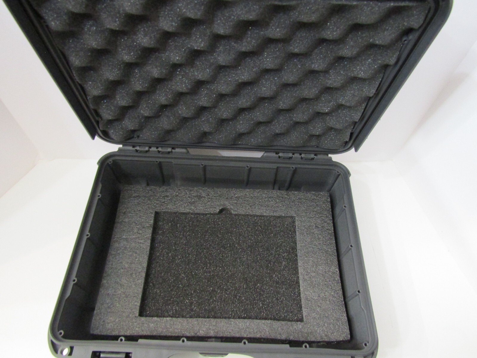 OSSUR RHEO KNEE GRAY HARD SHELL CASE