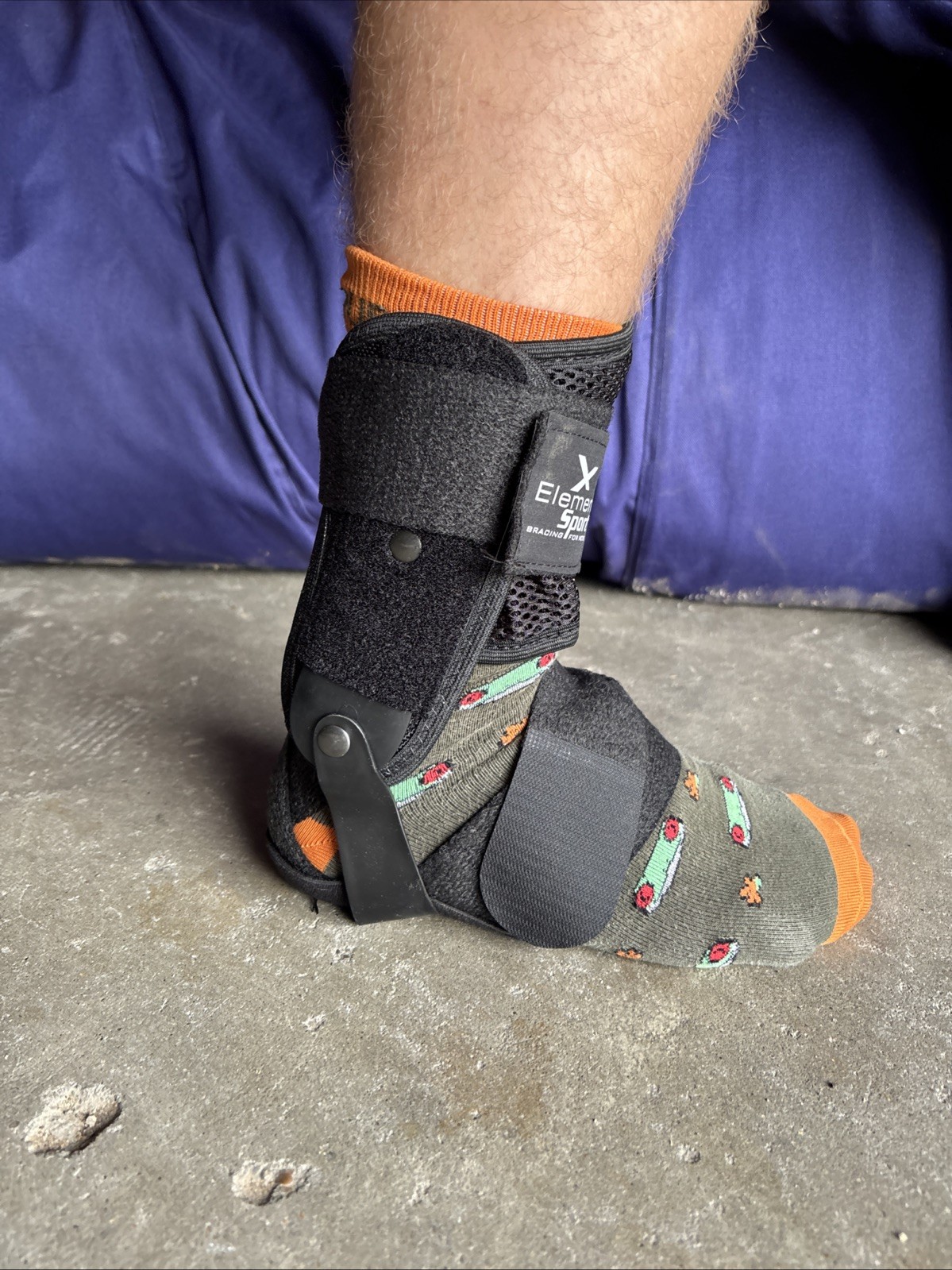 Ankle Brace with Side Stabilizing Pads, Slim Fit Adjustable & Breathable Large