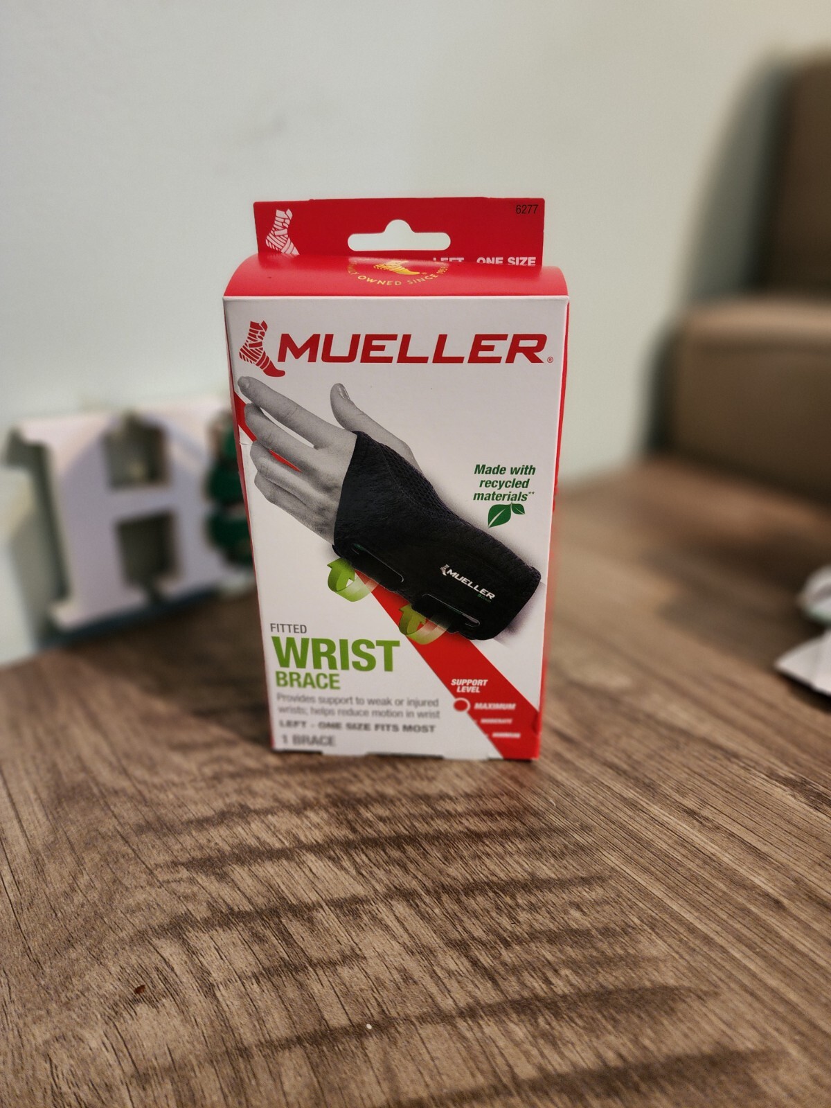 Mueller Fitted LEFT Wrist Brace – One Size Fit Most – Adjustable Straps