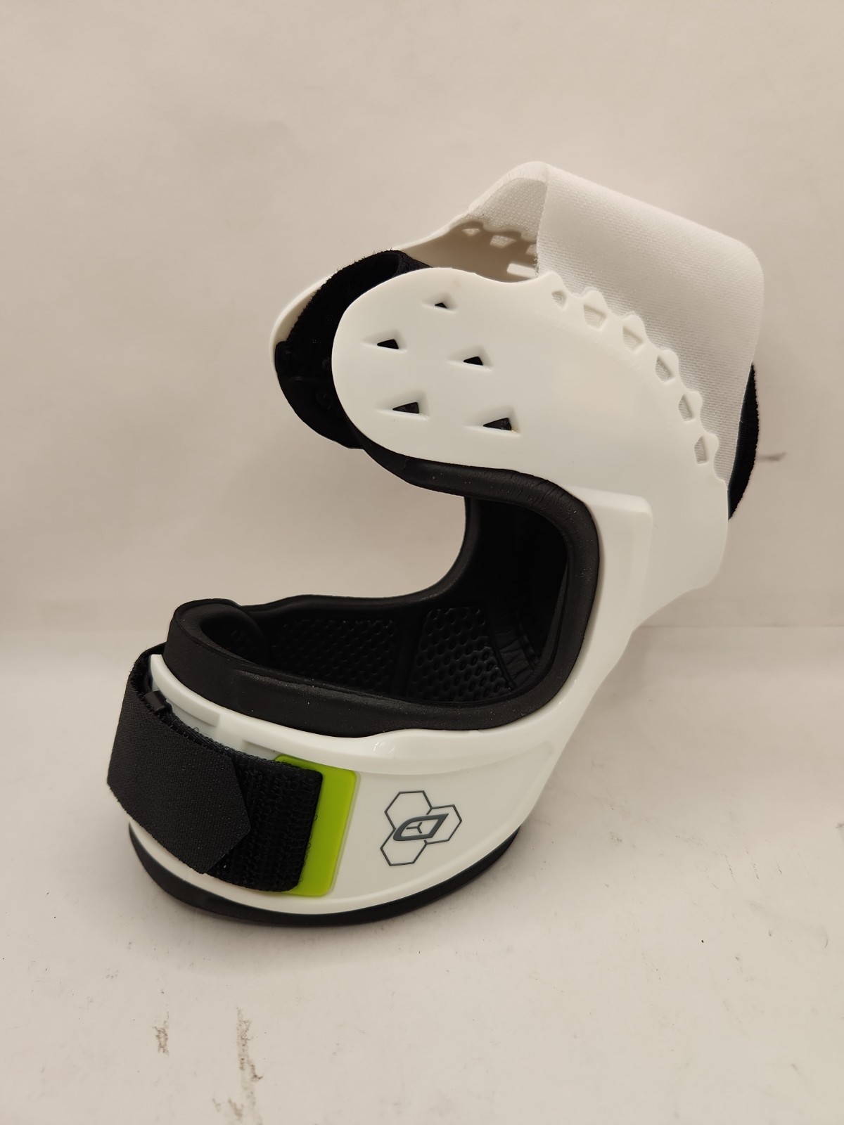 DONJOY-Pod® Right Ankle Brace, Sleek, Lightweight, White
