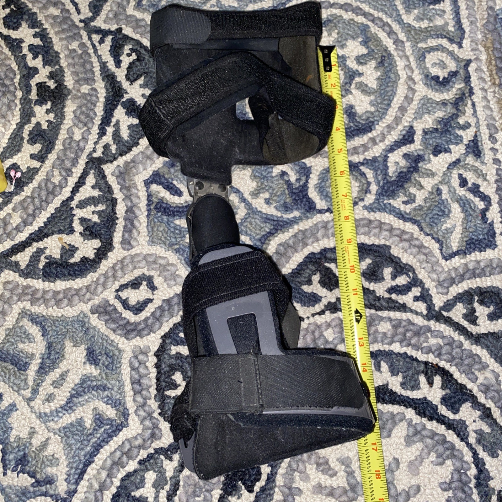 Bledsoe Knee Brace Size Medium Right Leg Size ?